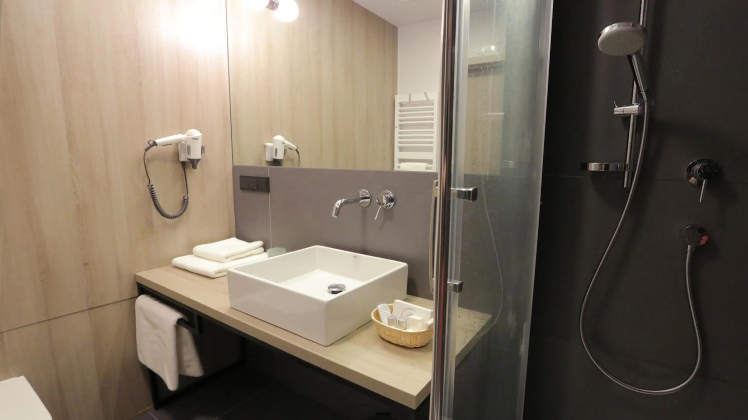 Bathroom in Hotel FairPlayce