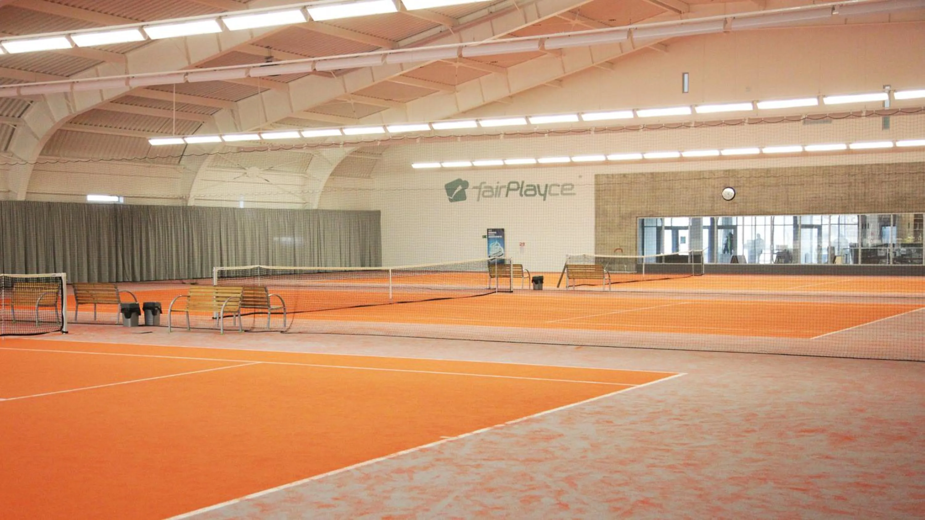 Tennis court in Hotel FairPlayce