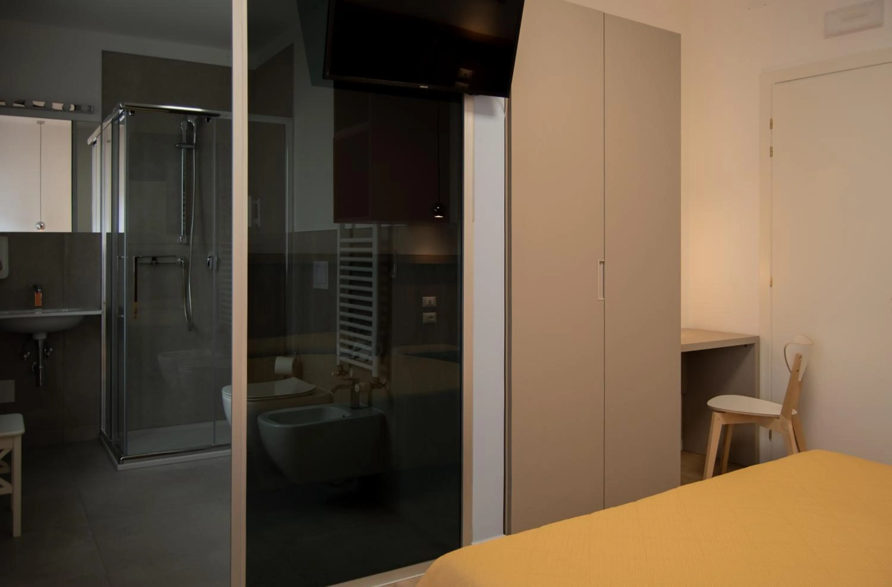 Shower in Hotel Oliva