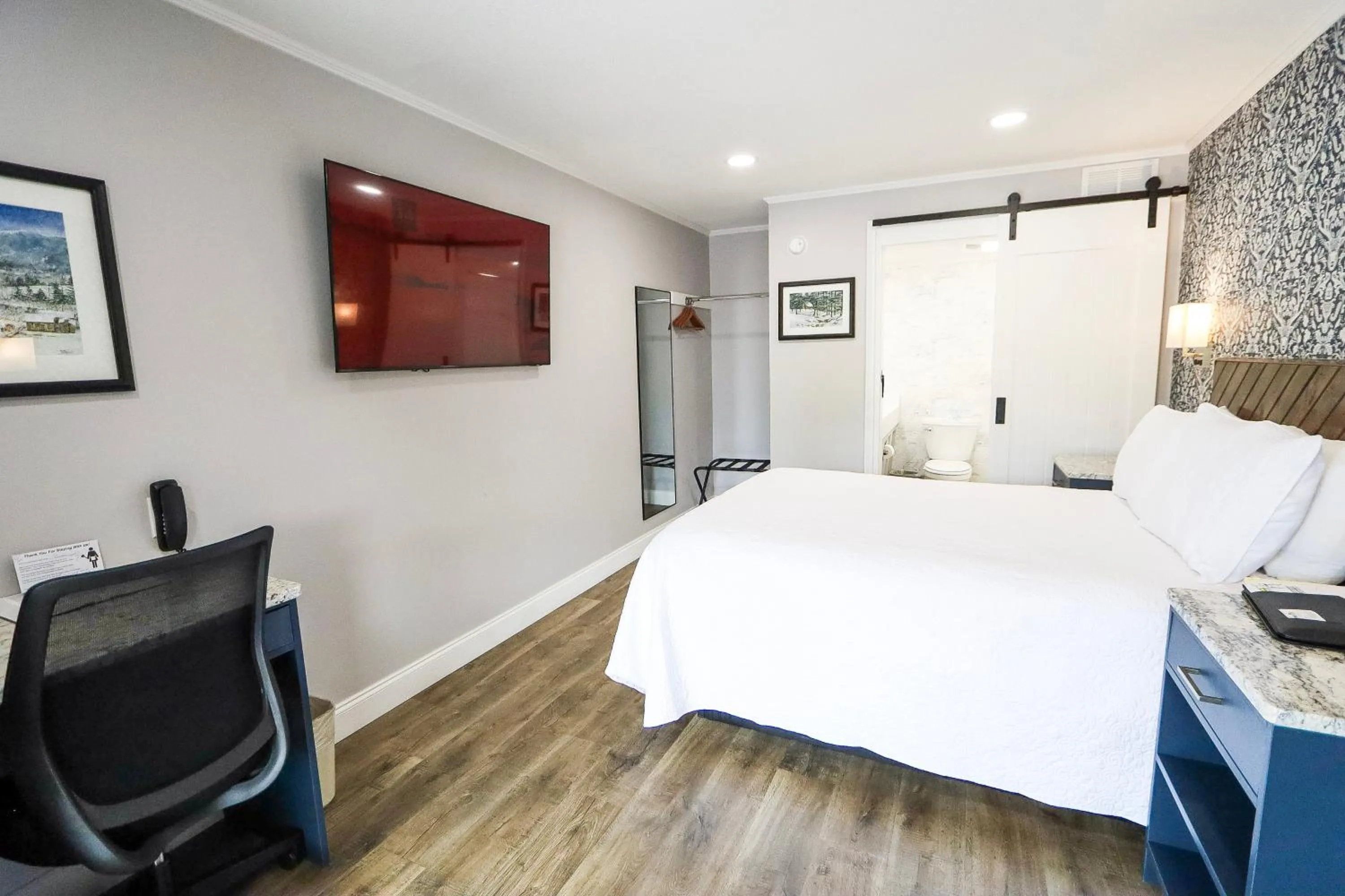 Bedroom, Bed in The Gillette