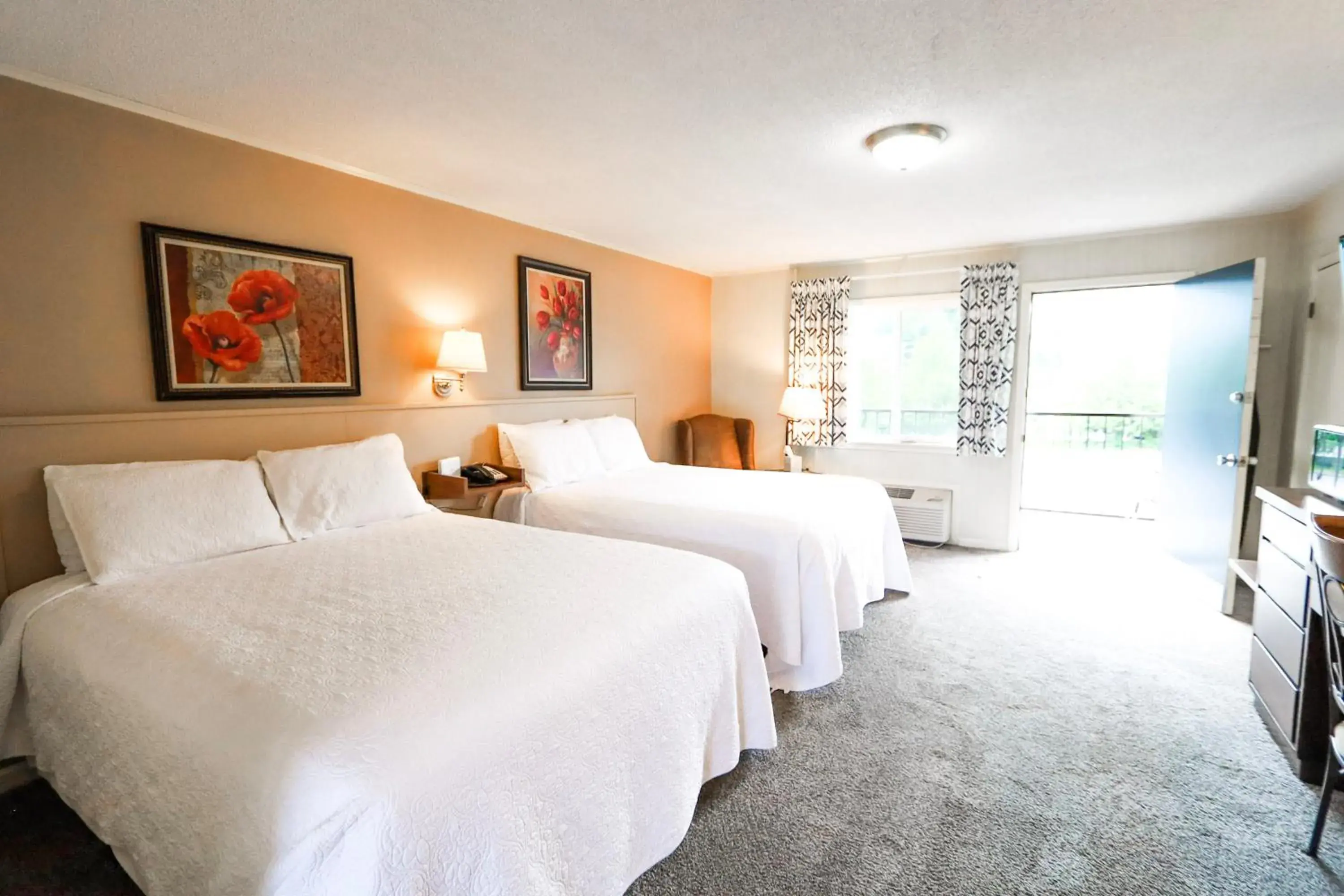 Deluxe Double Room with Balcony in The Gillette Deluxe Double Room with Balcony in The Gillette