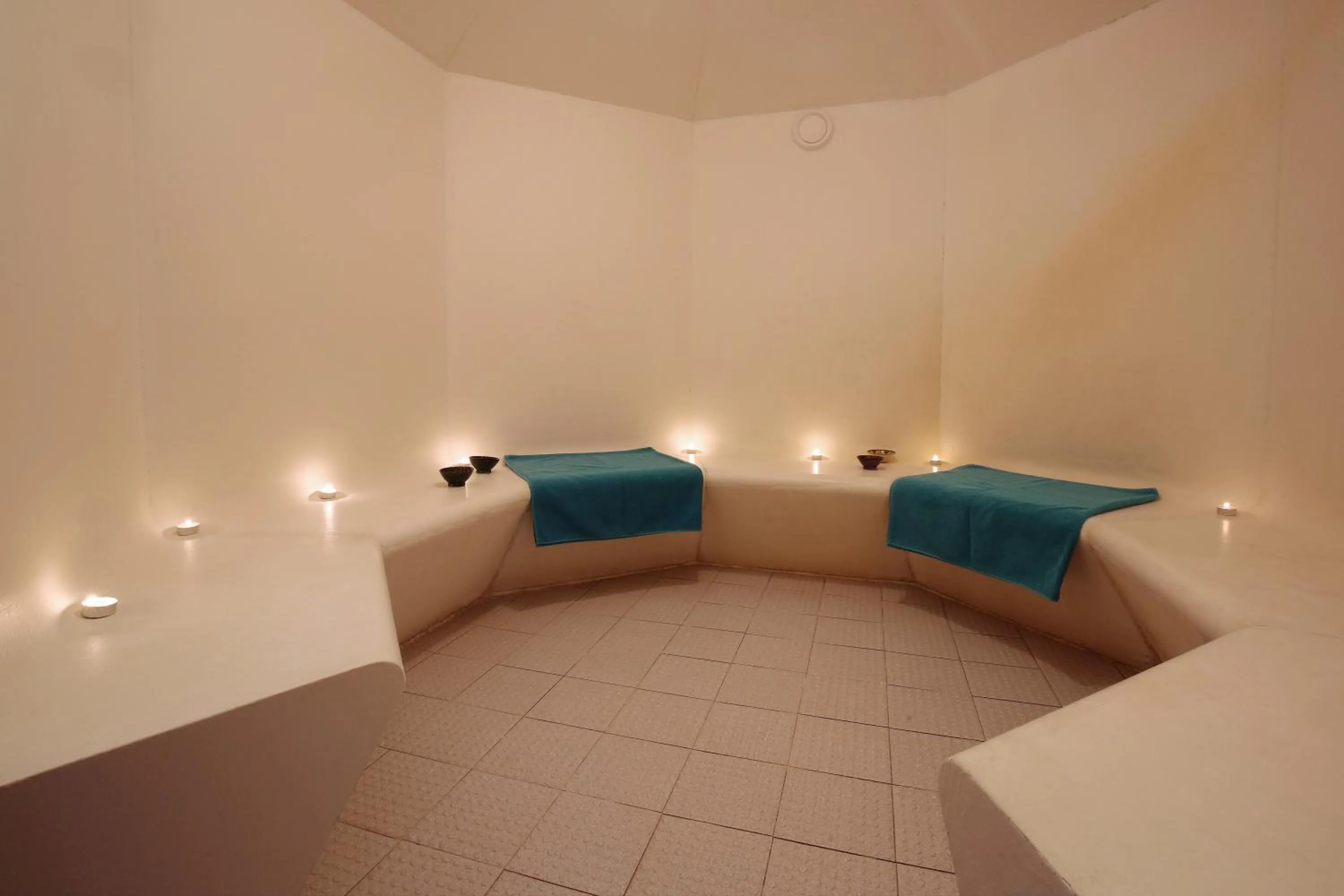 Steam room in Anezi Apartments