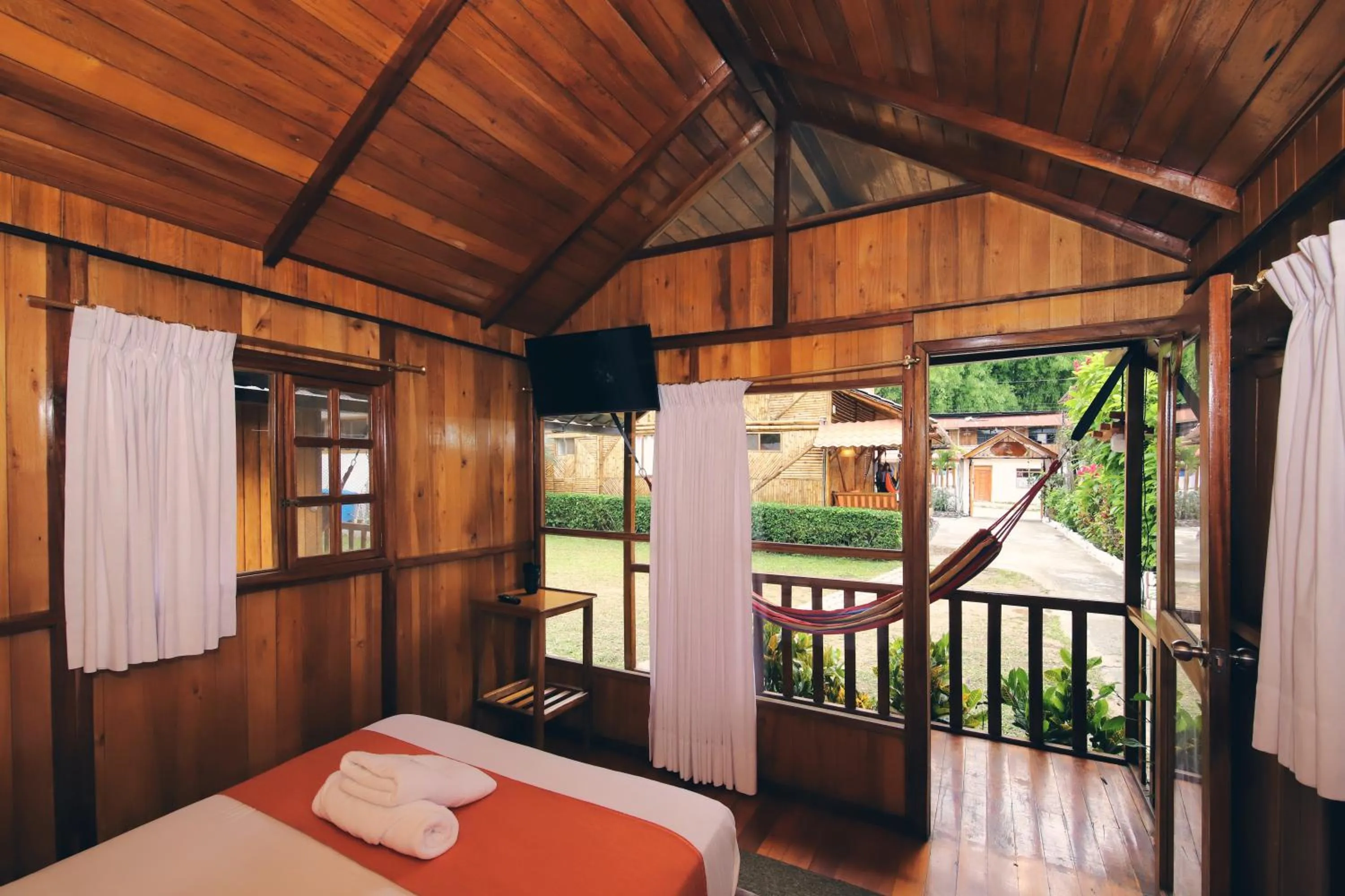 Bed in La Posada de Mindo