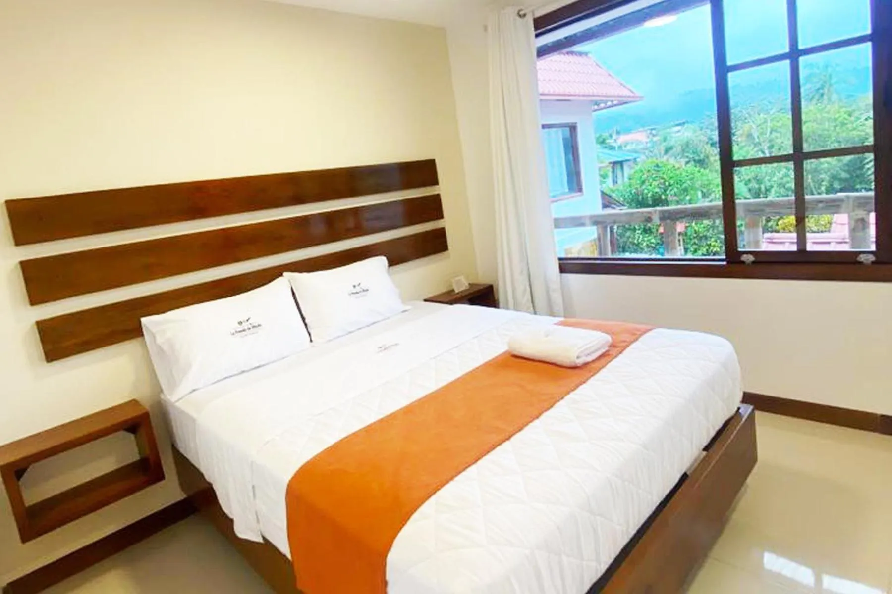 Bed in La Posada de Mindo