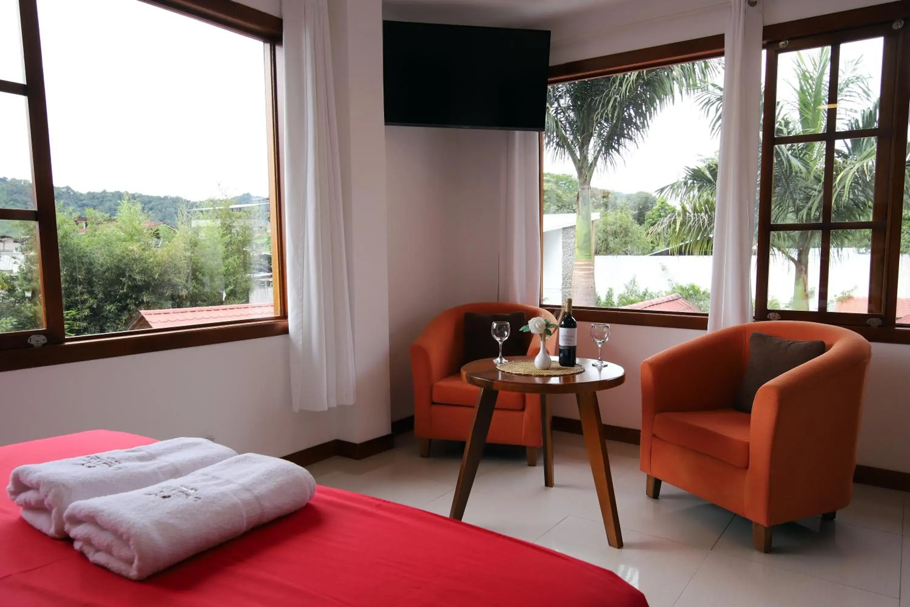 Deluxe Queen Room in La Posada de Mindo Deluxe Queen Room in La Posada de Mindo