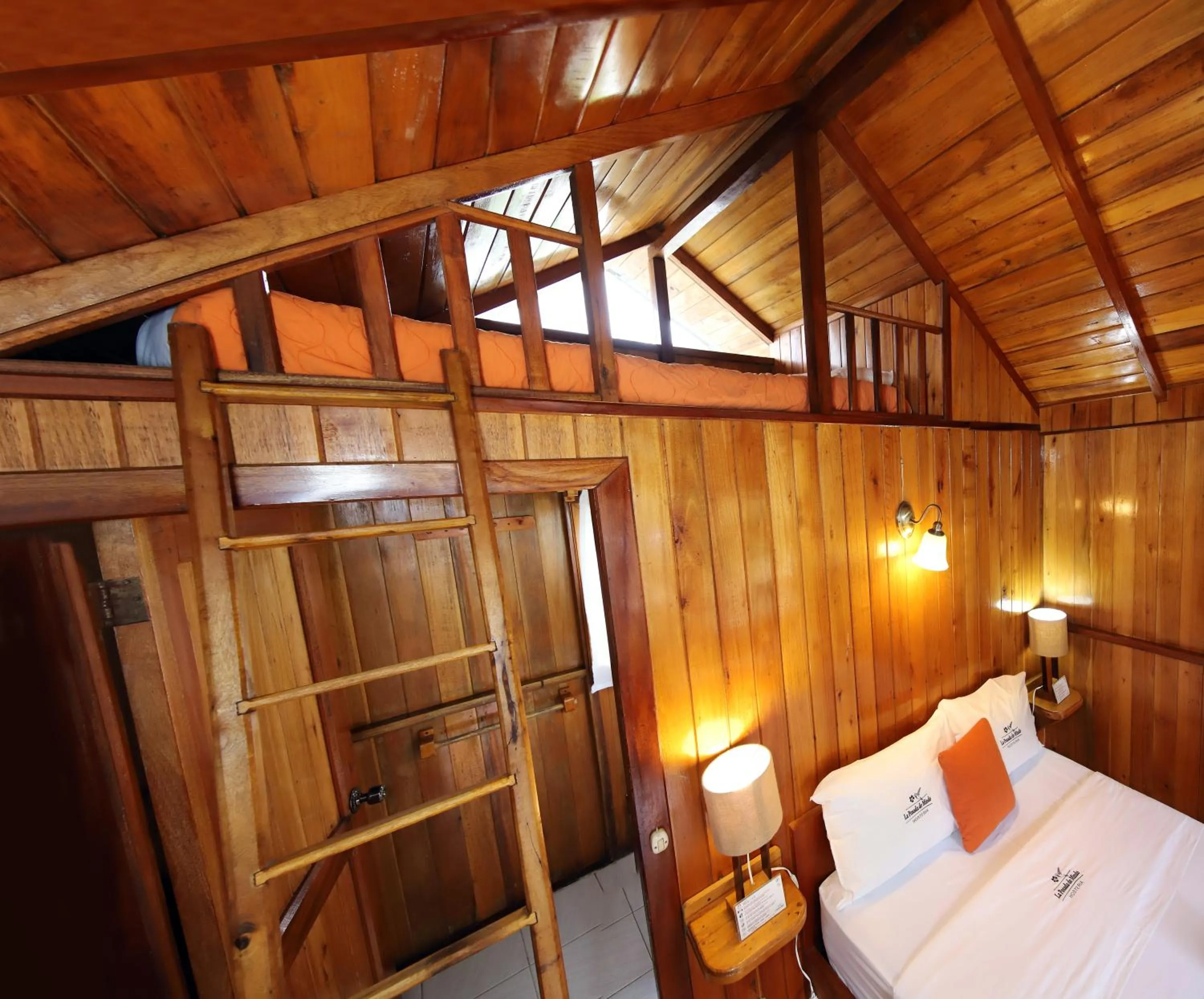 Bed in La Posada de Mindo