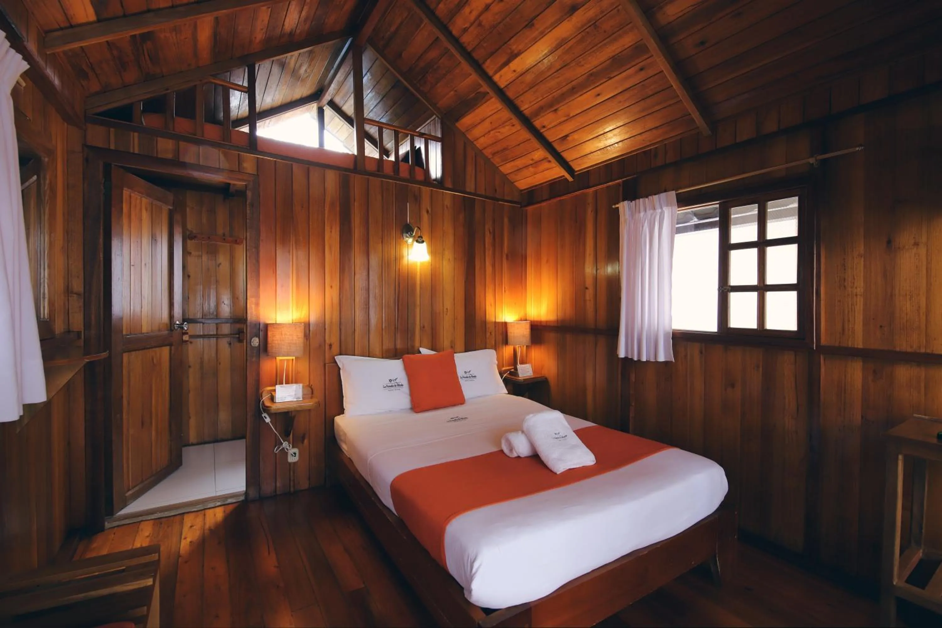 Bed in La Posada de Mindo