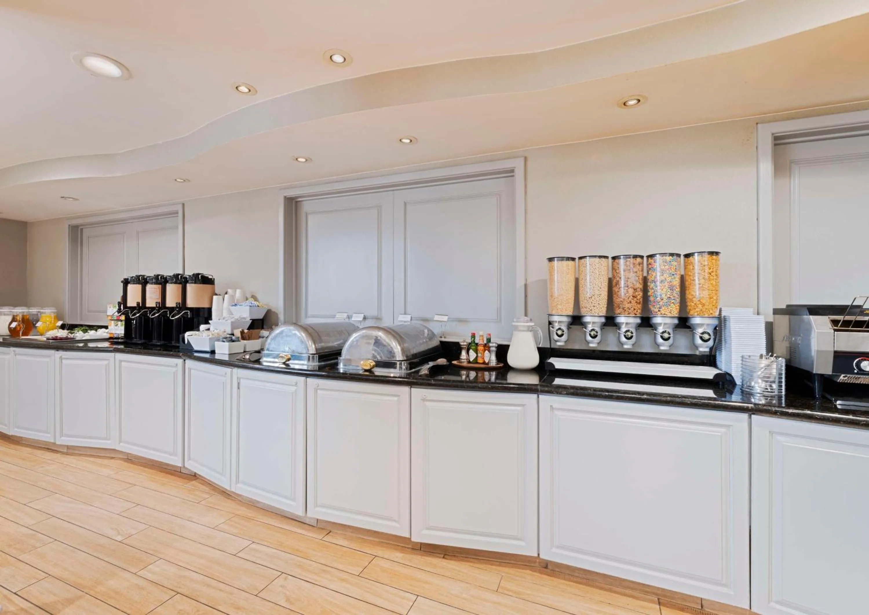 Restaurant/places to eat in Hyatt House Parsippany East