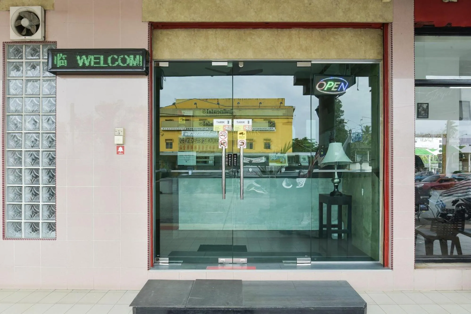 Facade/entrance in Hotel Jalan Bukit Ubi Formerly Bumimas