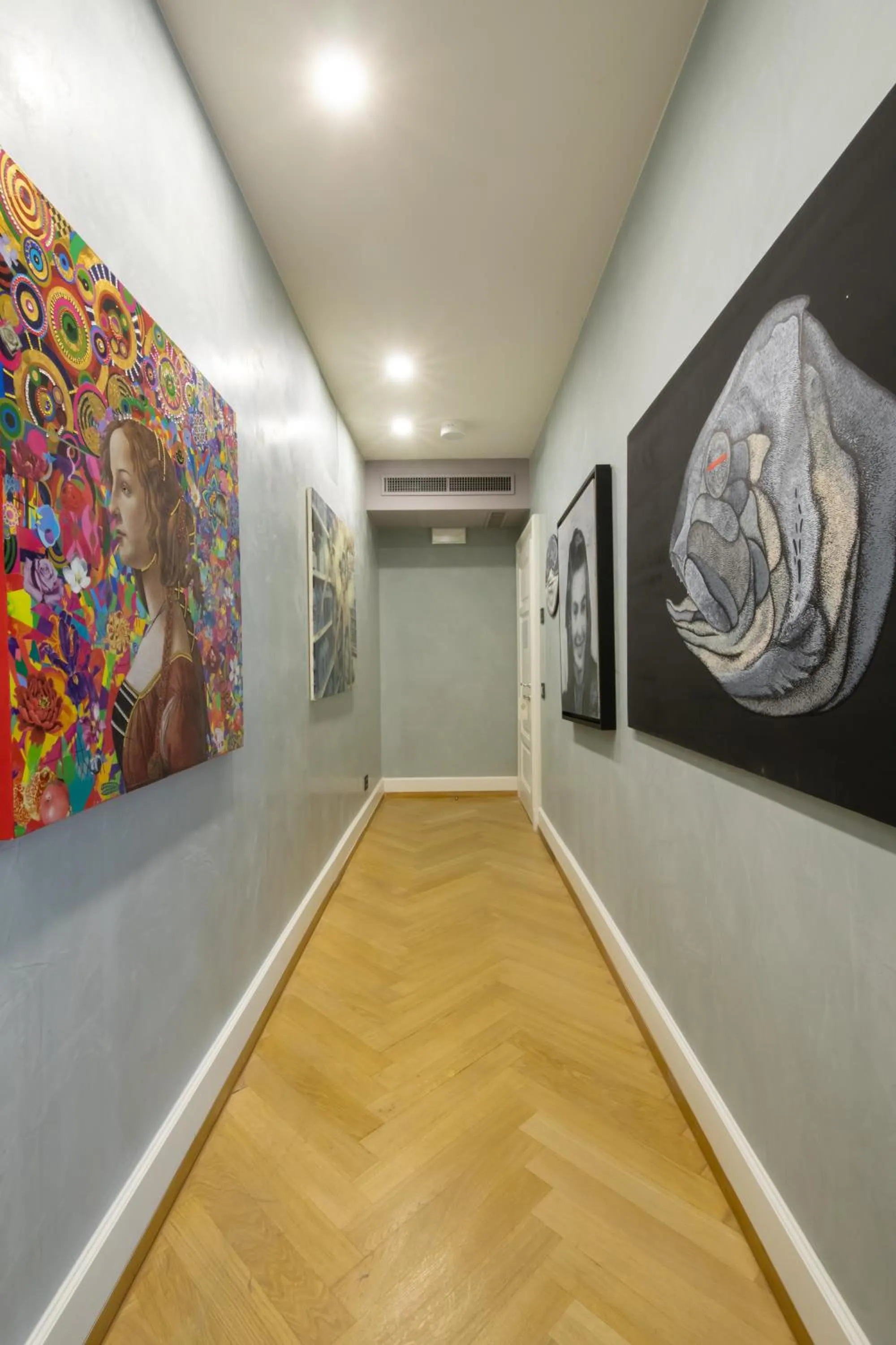 Decorative detail in Galleria Vik Milano - Townhouse Galleria - Small Luxury Hotels of the World