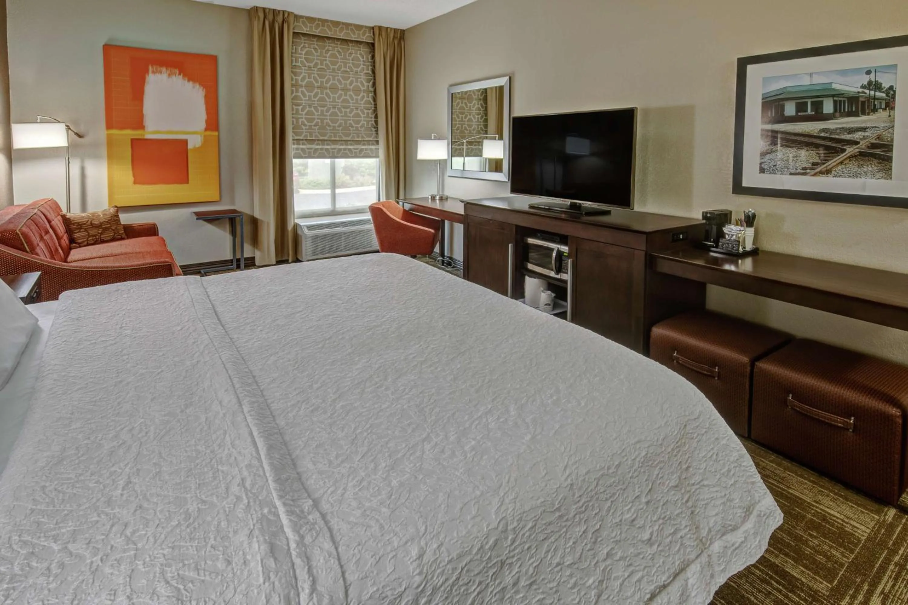 Bedroom, Bed in Hampton Inn Corinth