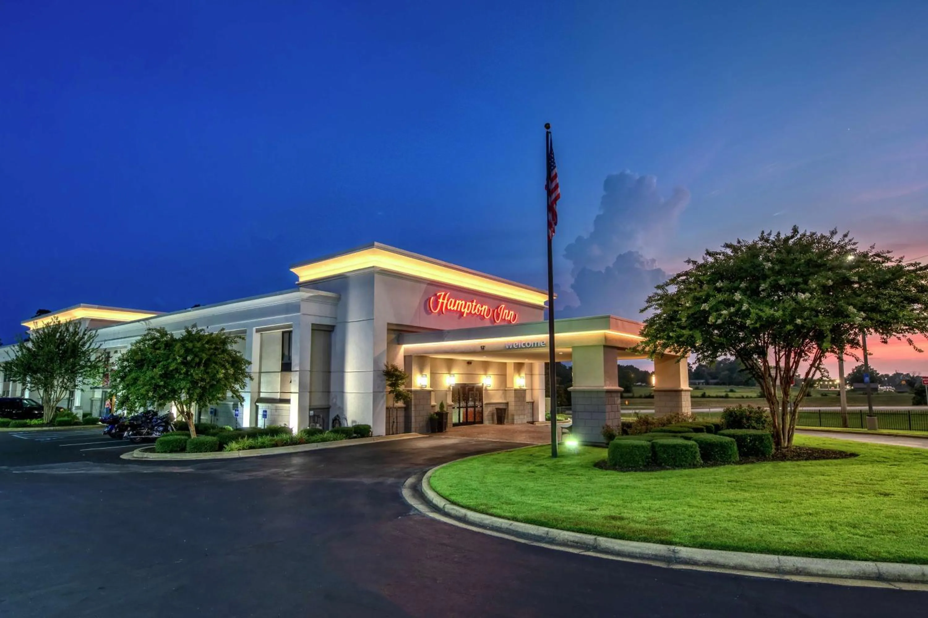 Property building in Hampton Inn Corinth