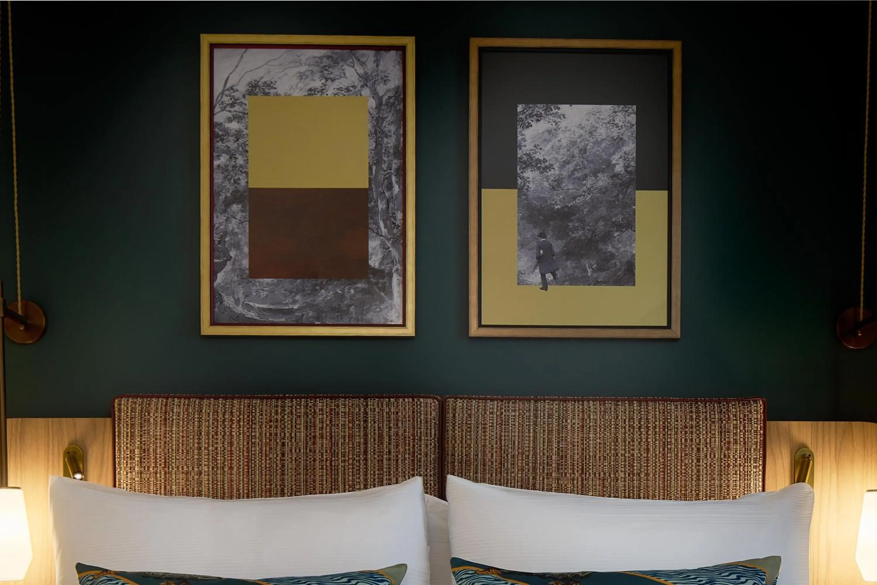 Superior Queen Room in The Derby London City, Curio Collection By Hilton