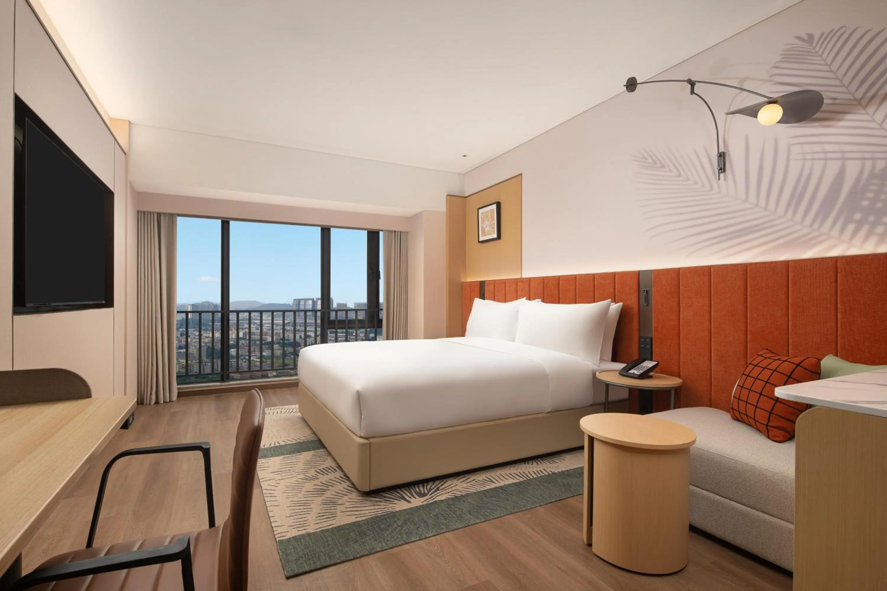 Bed in Hilton Garden Inn Shenzhen Pingshan Chaoshang Plaza