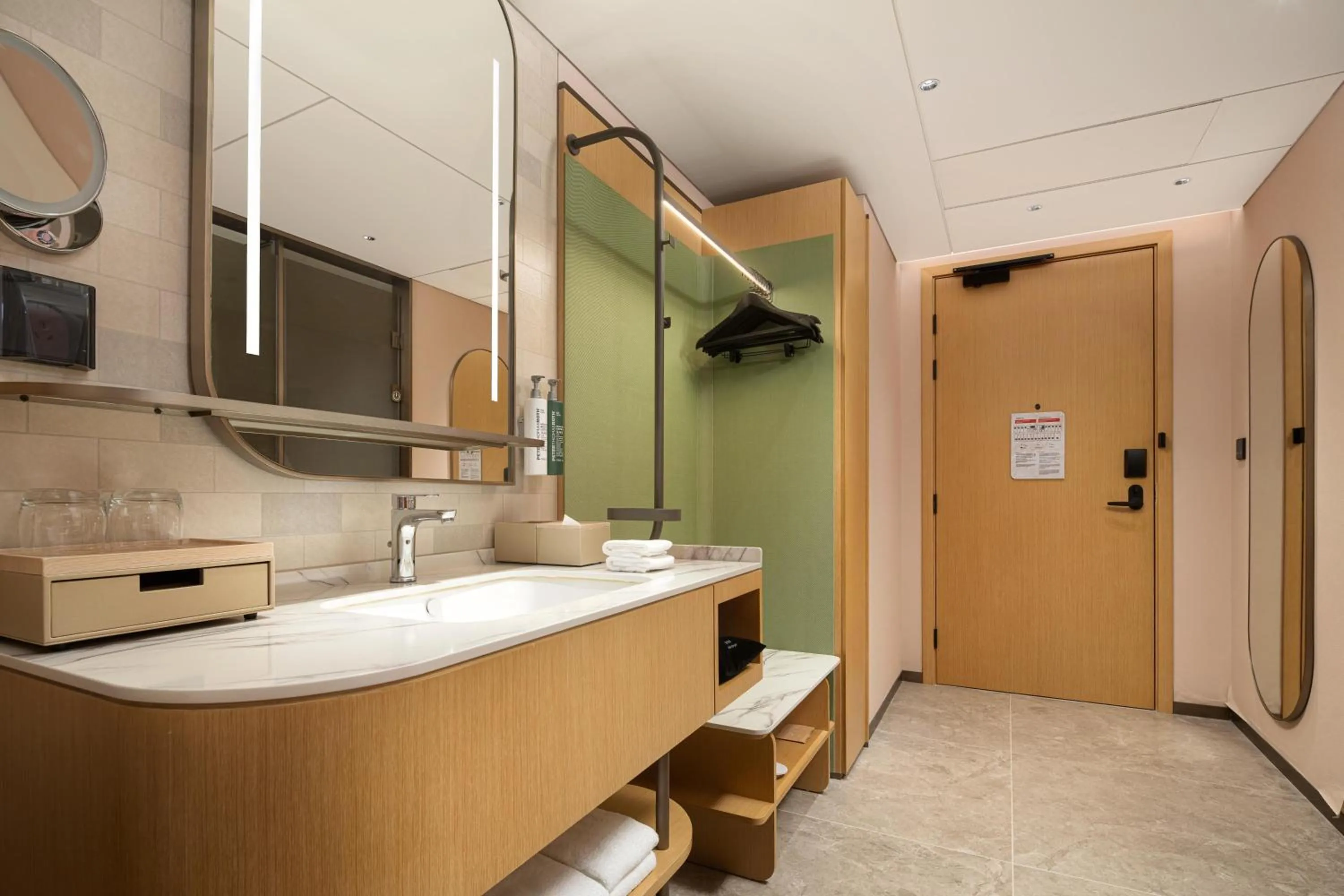 Bathroom in Hilton Garden Inn Shenzhen Pingshan Chaoshang Plaza