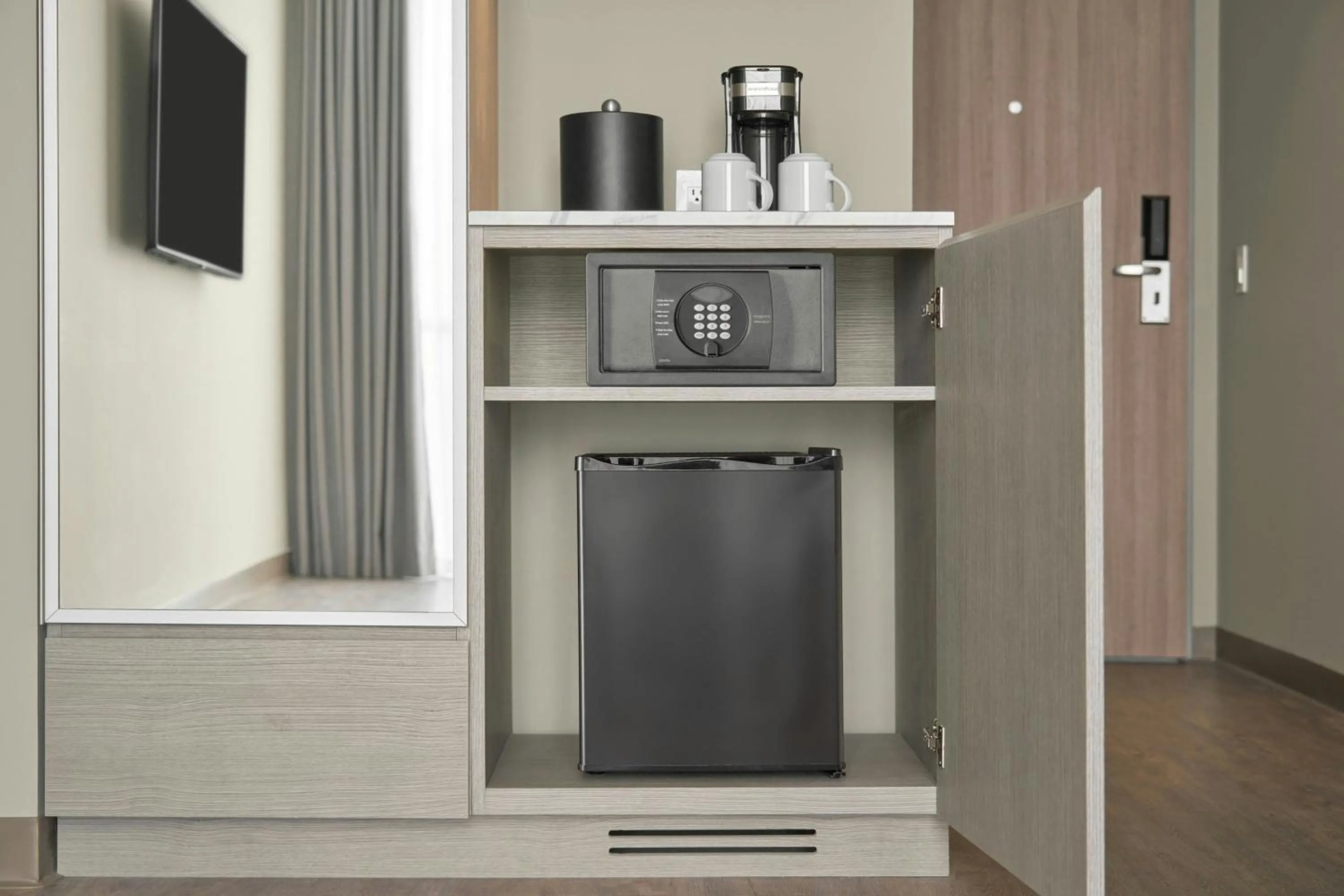 Photo of the whole room in Courtyard by Marriott Quito Airport