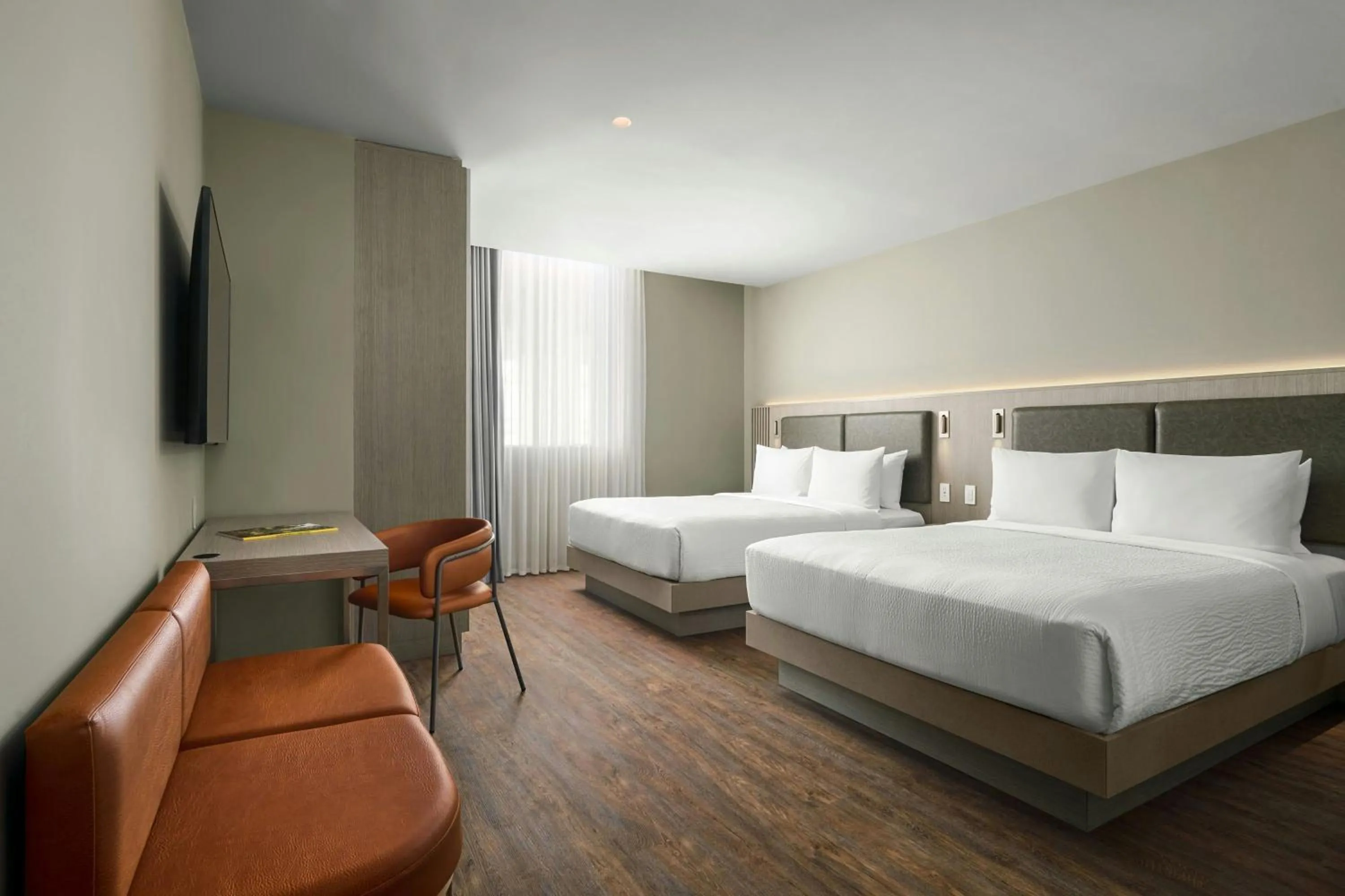 Photo of the whole room, Bed in Courtyard by Marriott Quito Airport