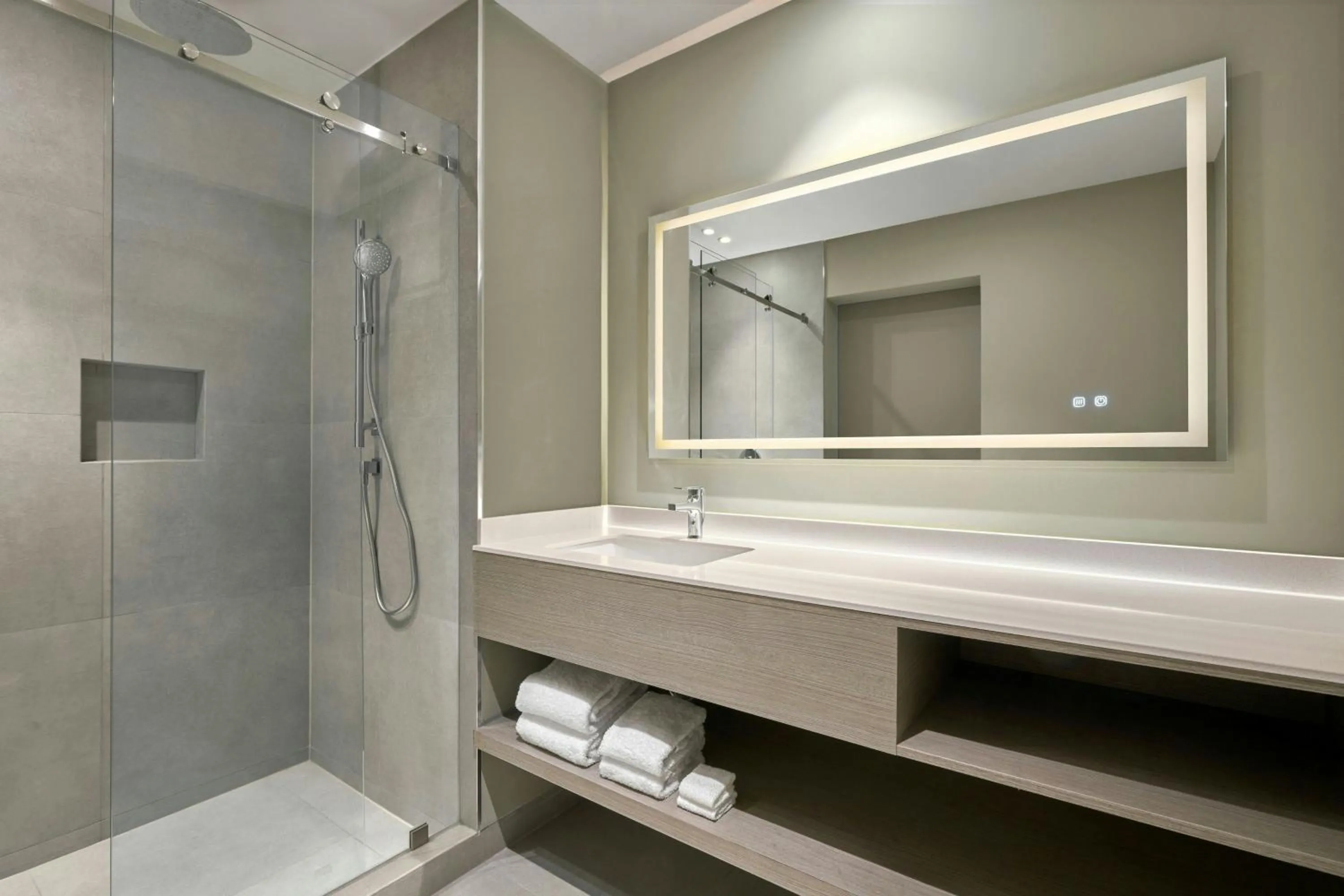 Bathroom in Courtyard by Marriott Quito Airport
