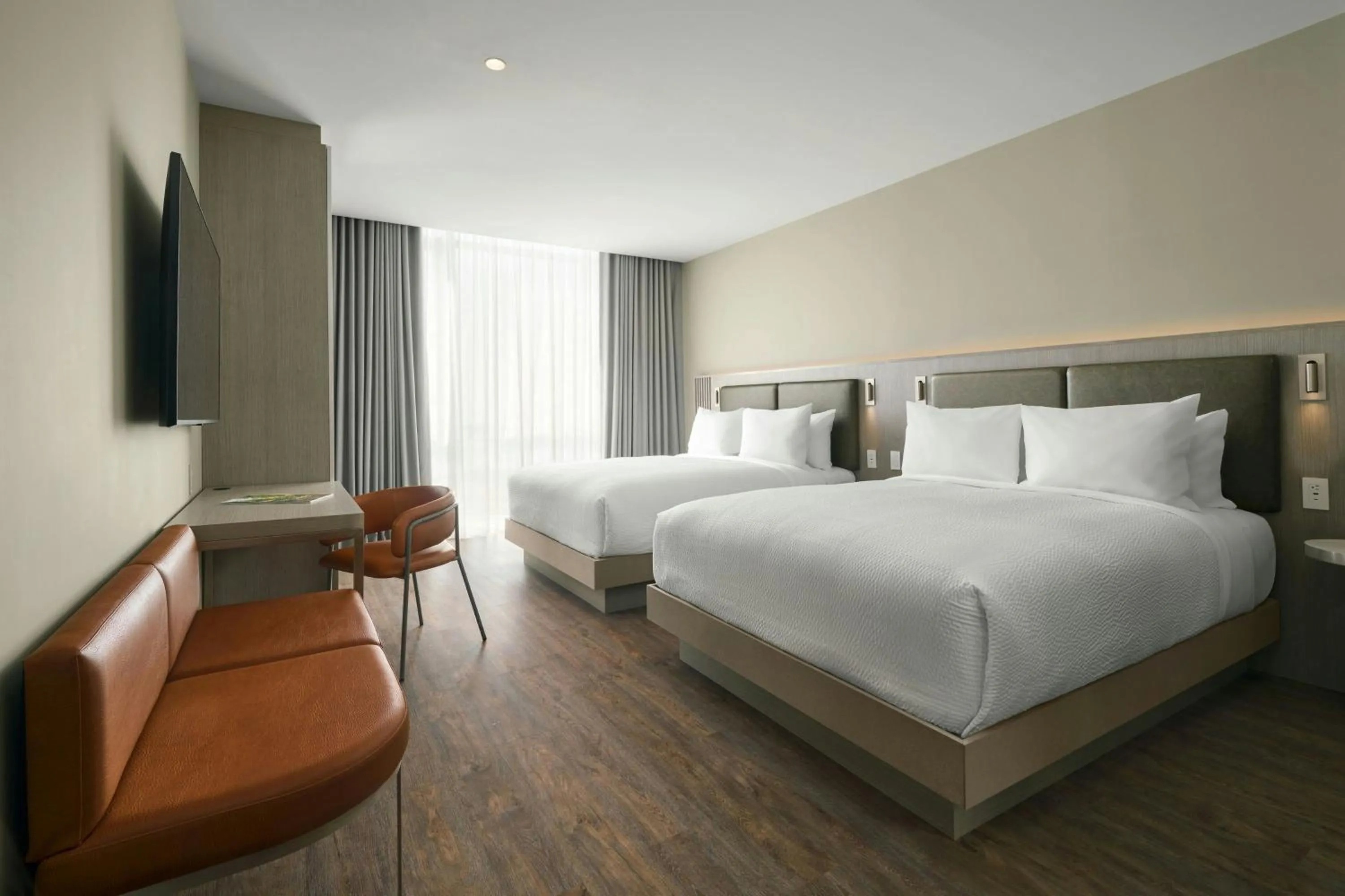 Photo of the whole room, Bed in Courtyard by Marriott Quito Airport