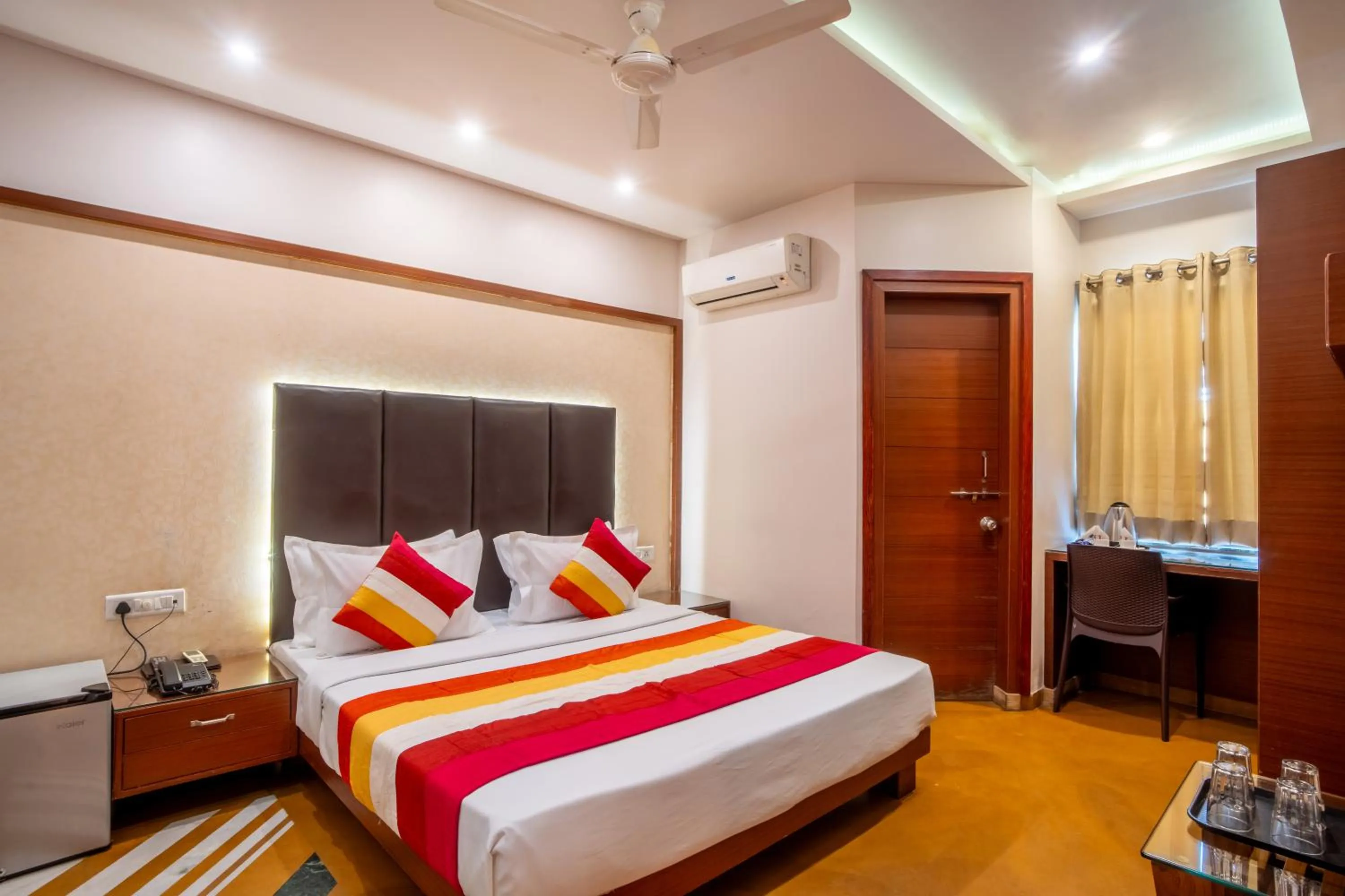 Bedroom, Bed in Uddhav Vilas A Family Hotel