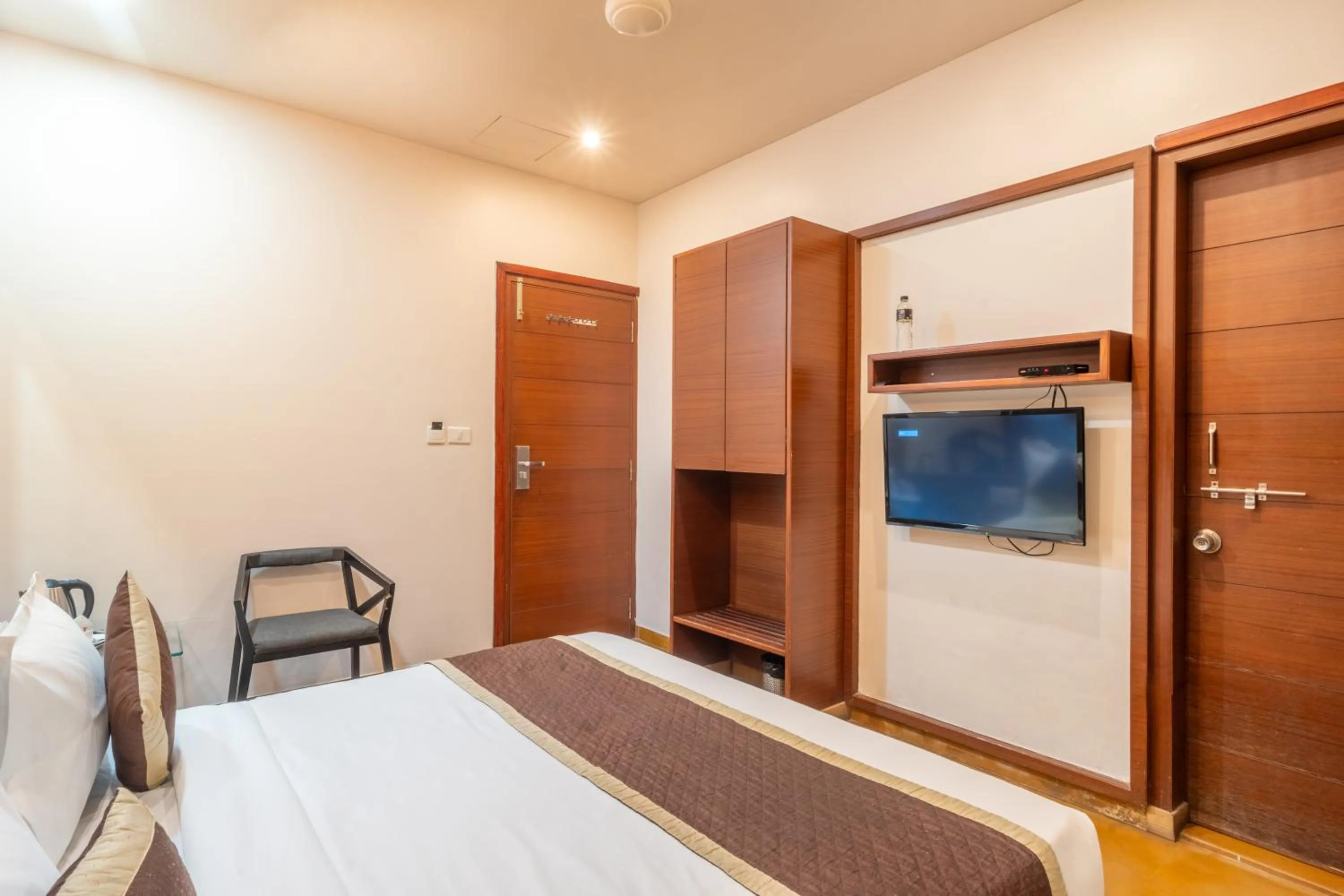 Bedroom, Bed in Uddhav Vilas A Family Hotel