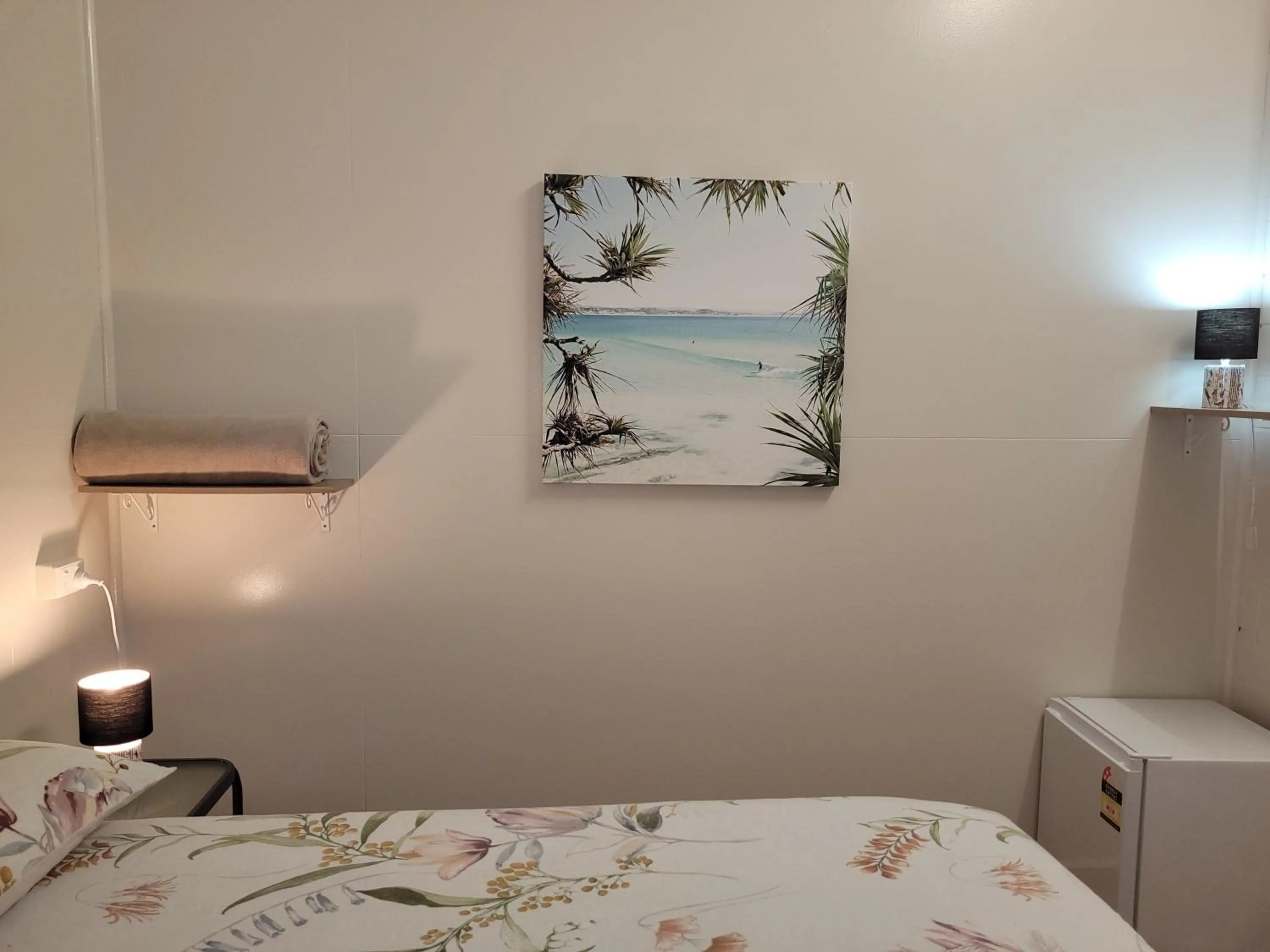 Bedroom, Bed in Travellers Paradise