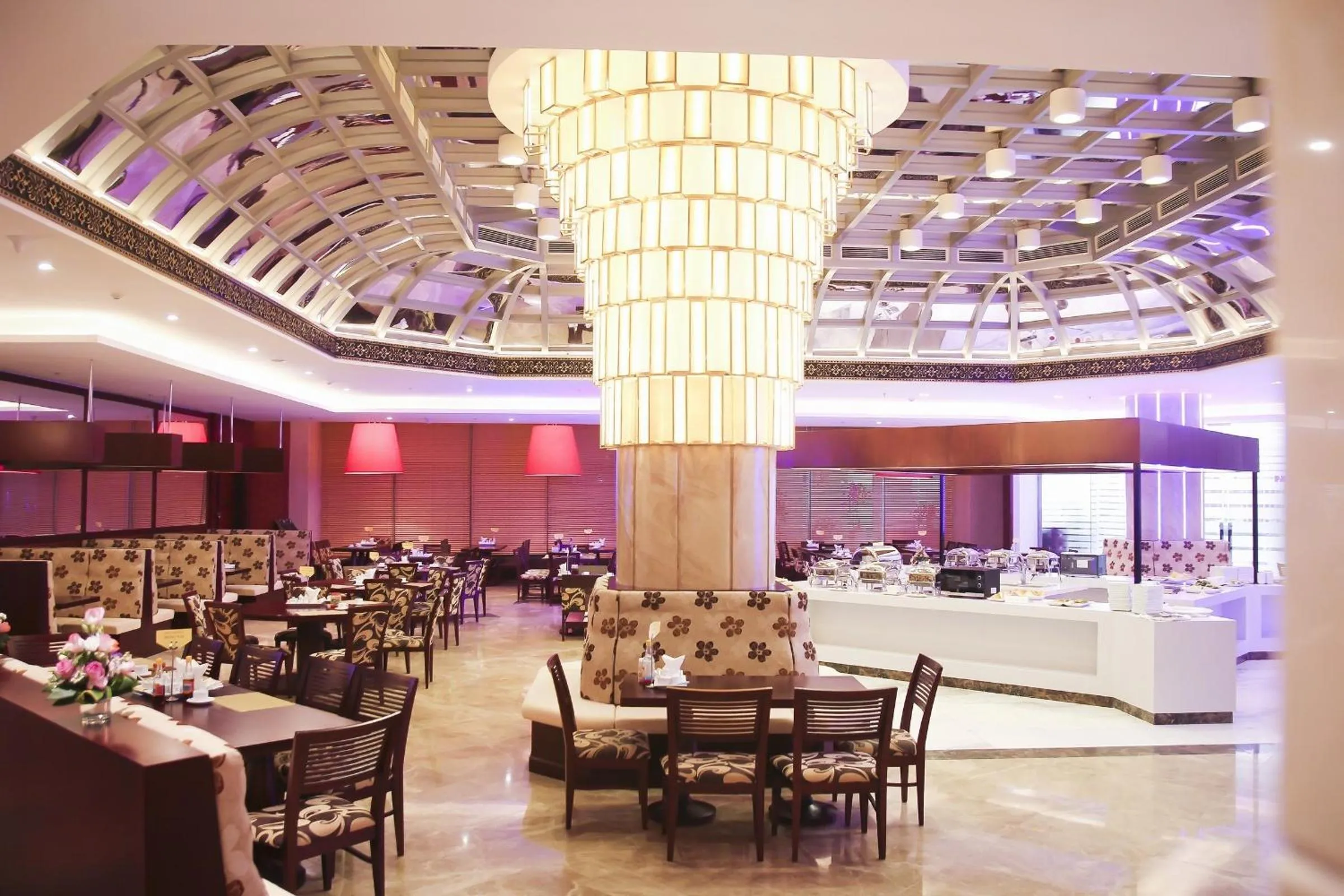 Restaurant/places to eat in Army Hotel