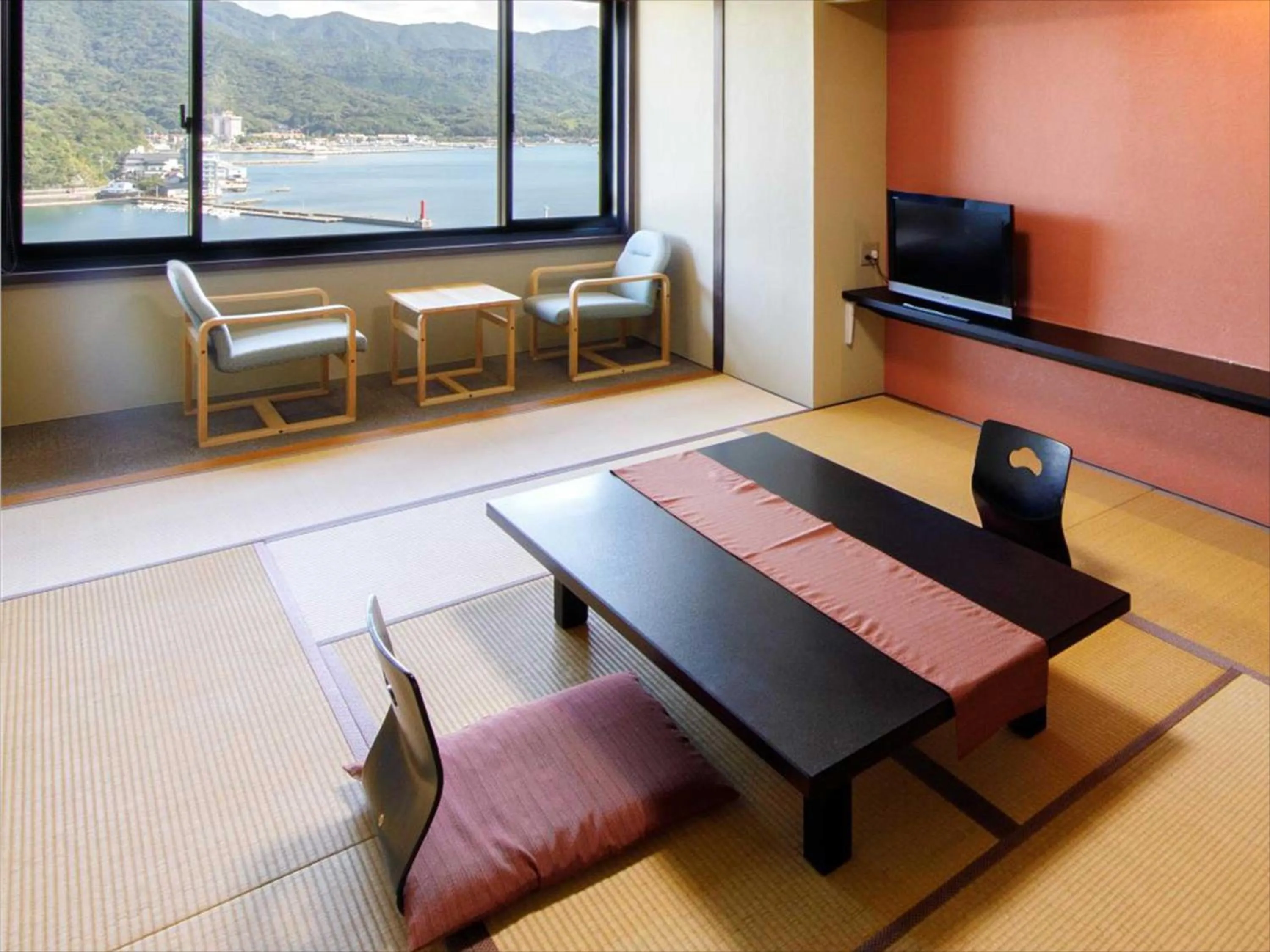 Seating area in Hagi Kanko Hotel