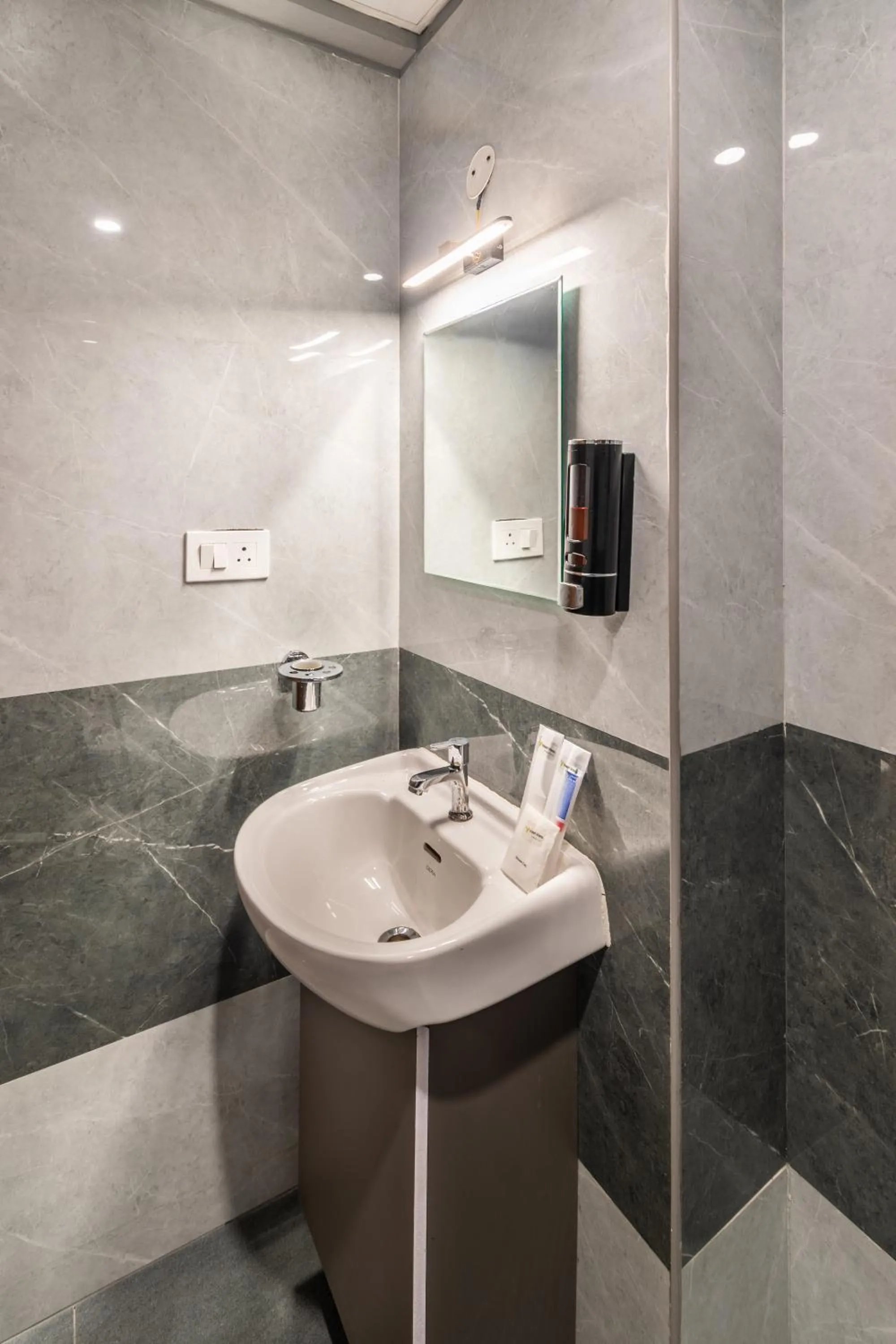 Bathroom in Hotel Vaari Vista By Bestinn Leisure