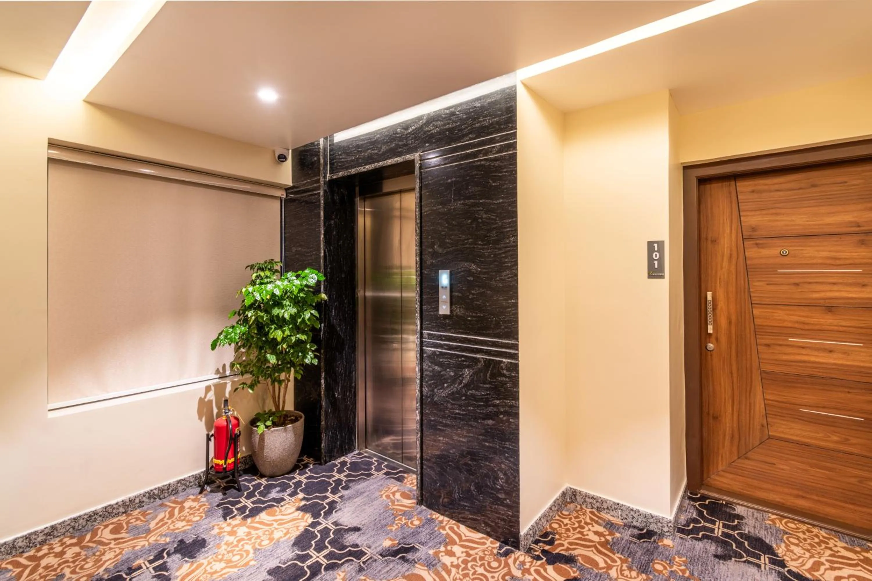 elevator in Hotel Vaari Vista By Bestinn Leisure
