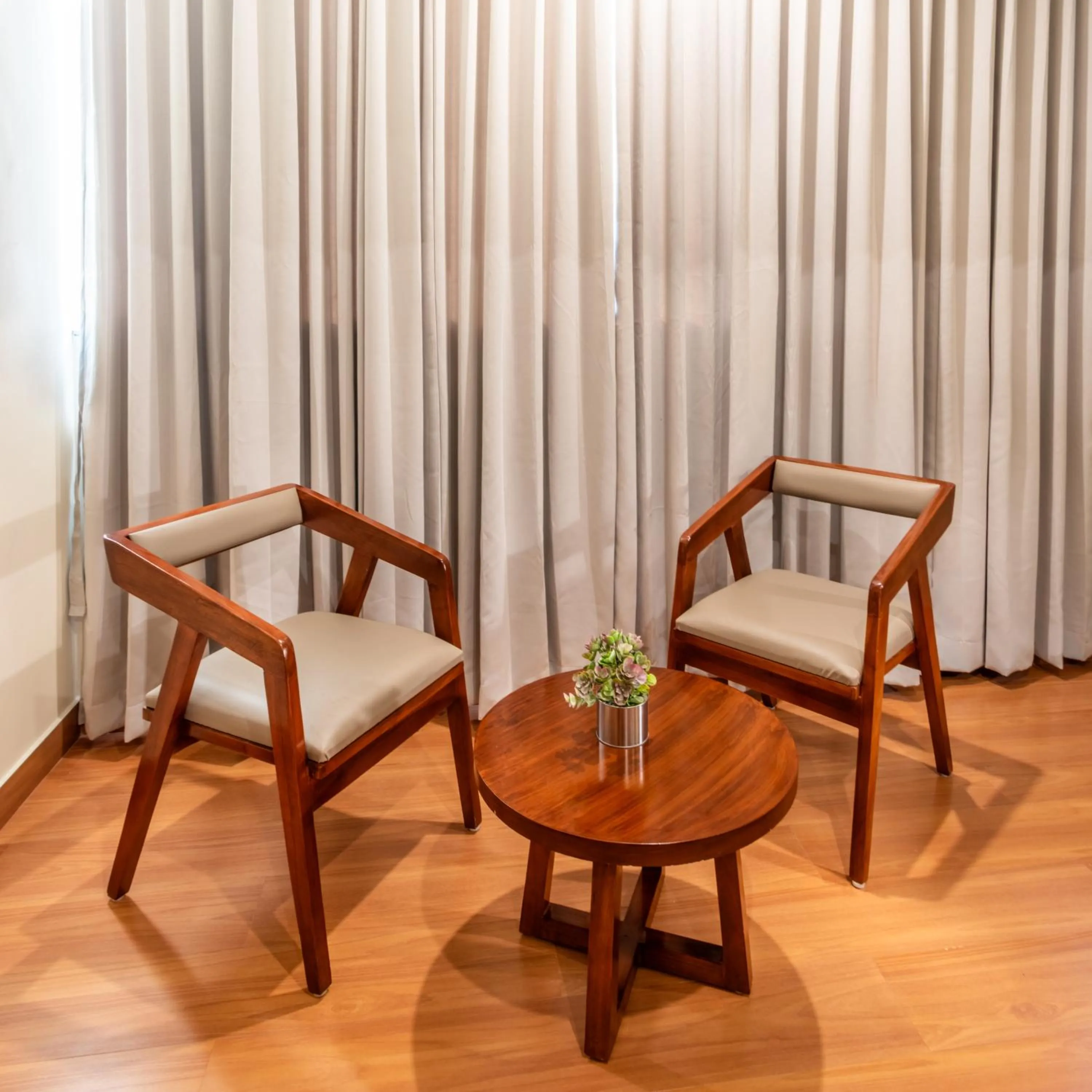 Seating area in Hotel Vaari Vista By Bestinn Leisure