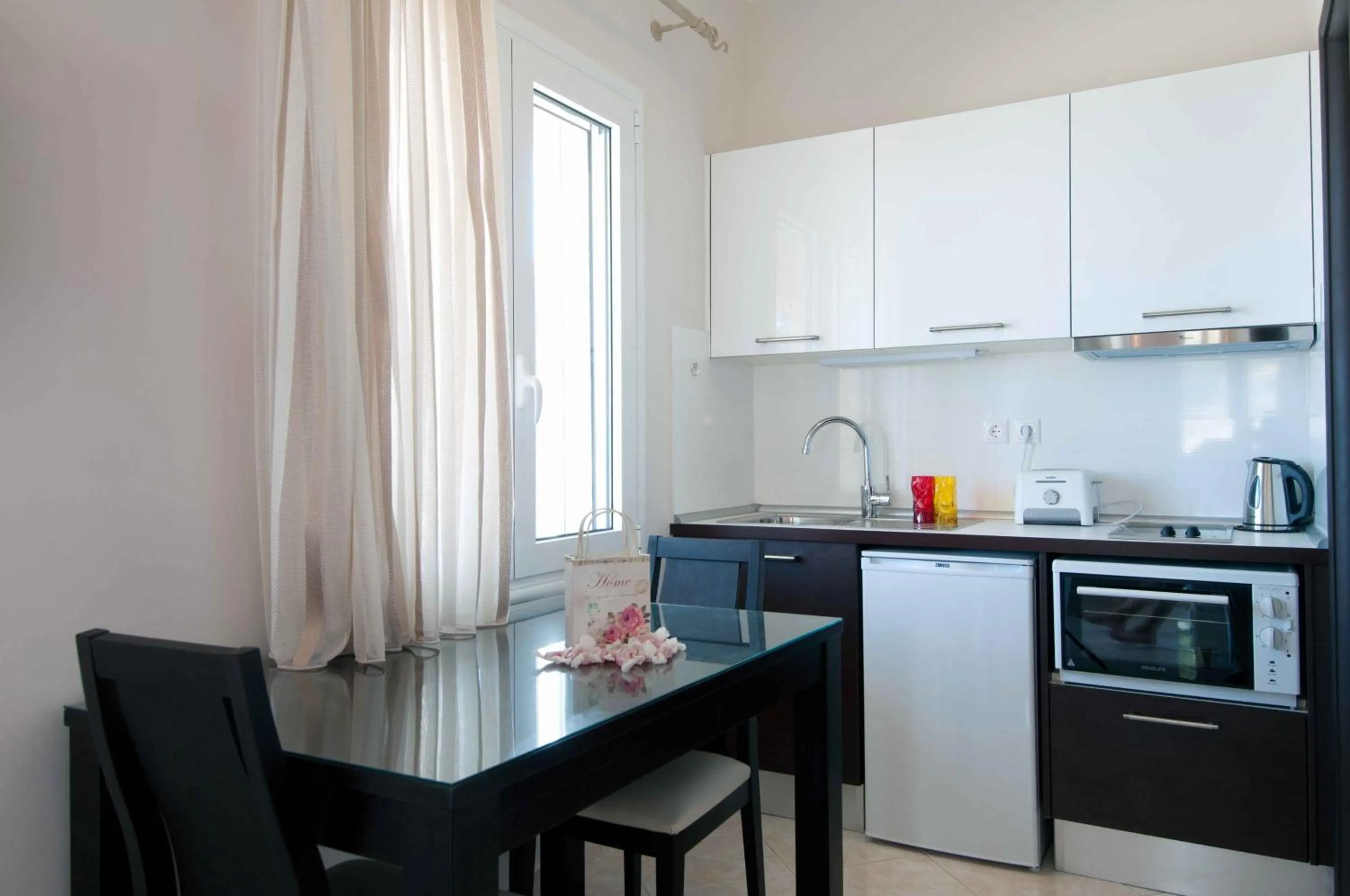 Coffee/tea facilities in Brentanos Apartments - A - View of Paradise