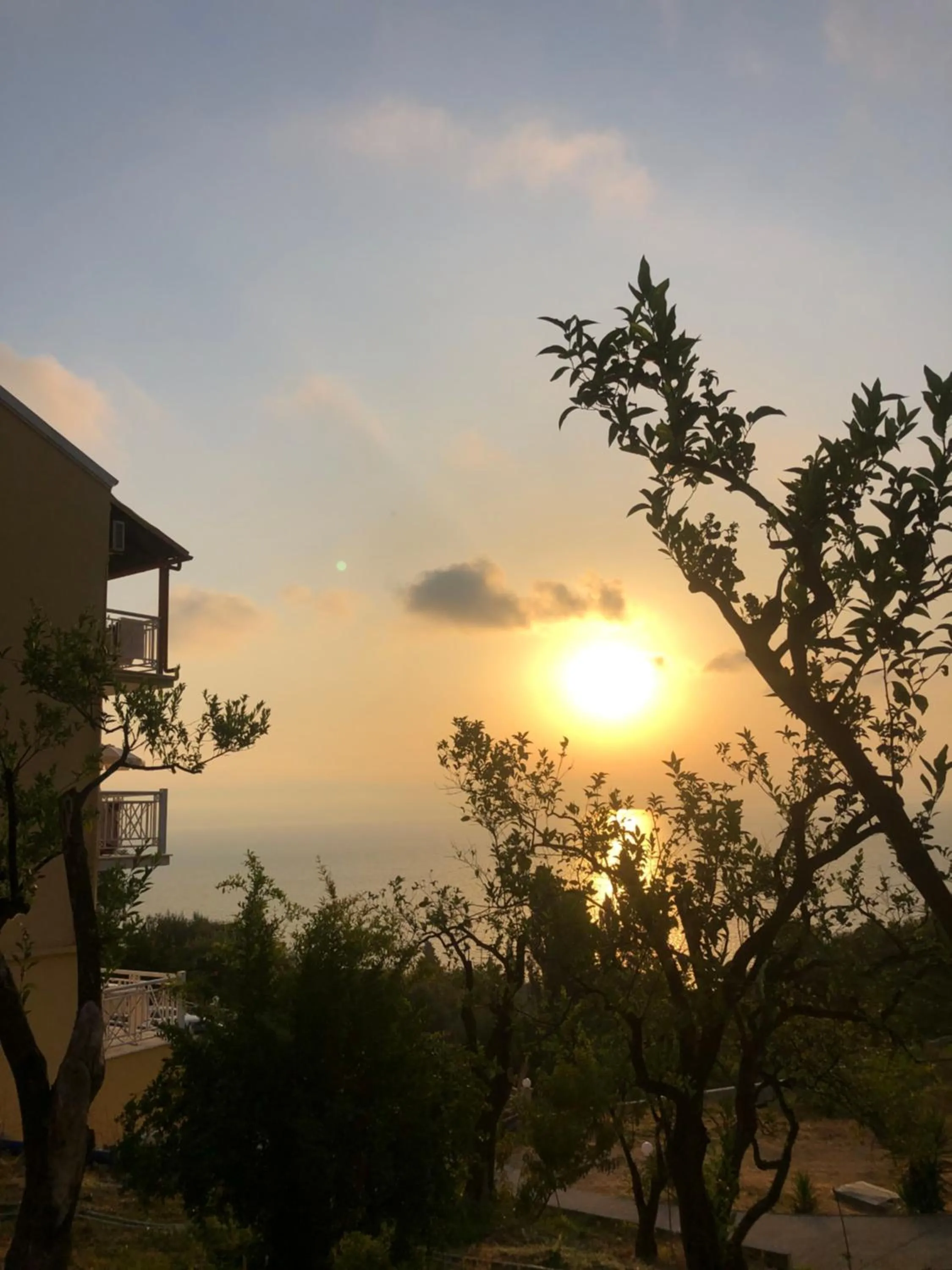 Sunrise in Brentanos Apartments - A - View of Paradise