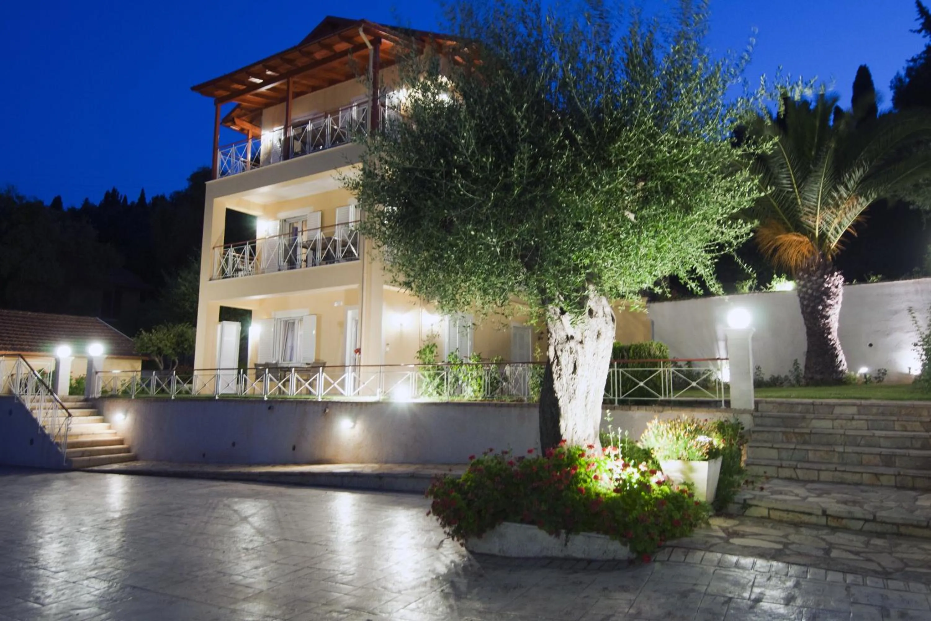 Facade/entrance in Brentanos Apartments - A - View of Paradise