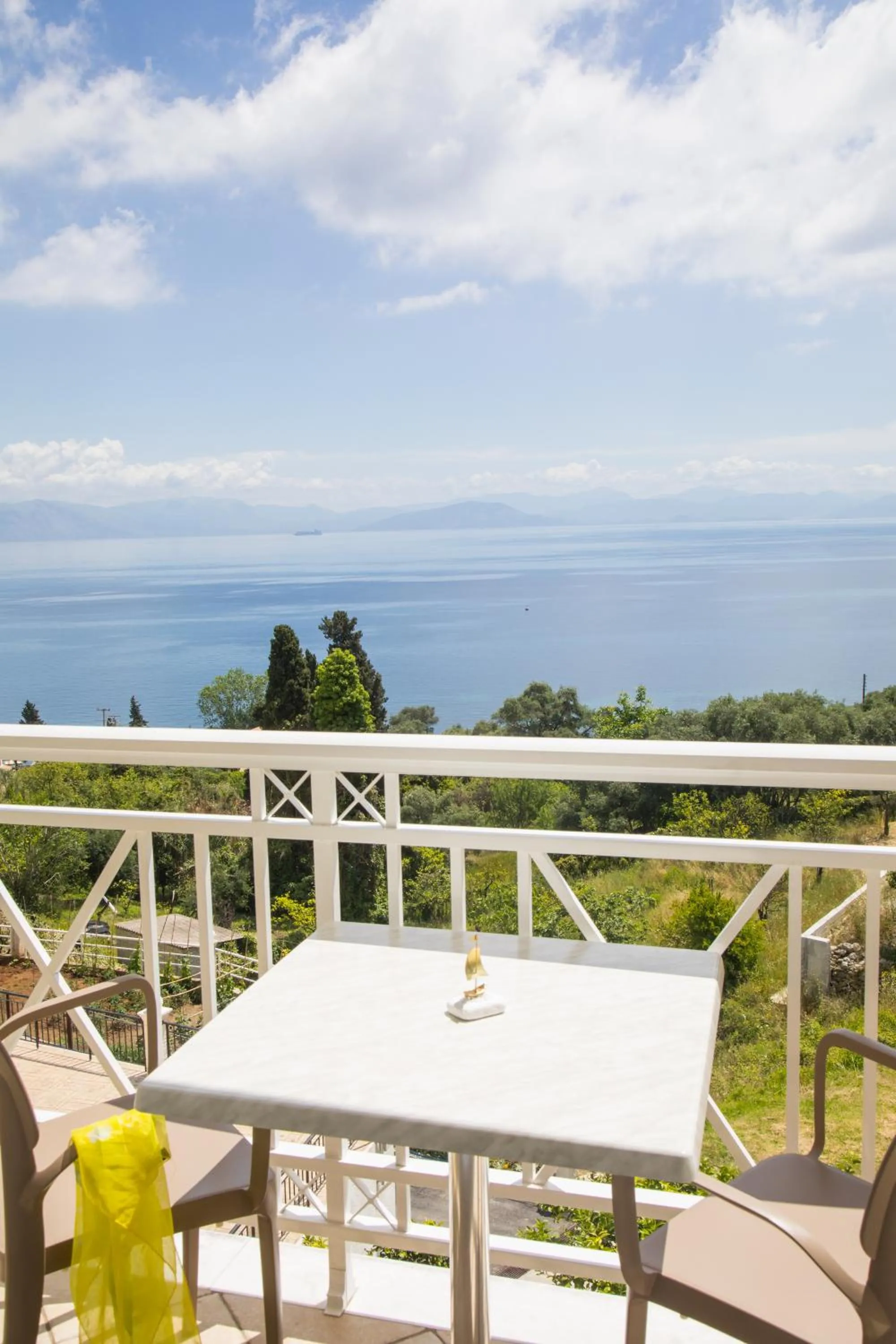 Balcony/Terrace in Brentanos Apartments - A - View of Paradise