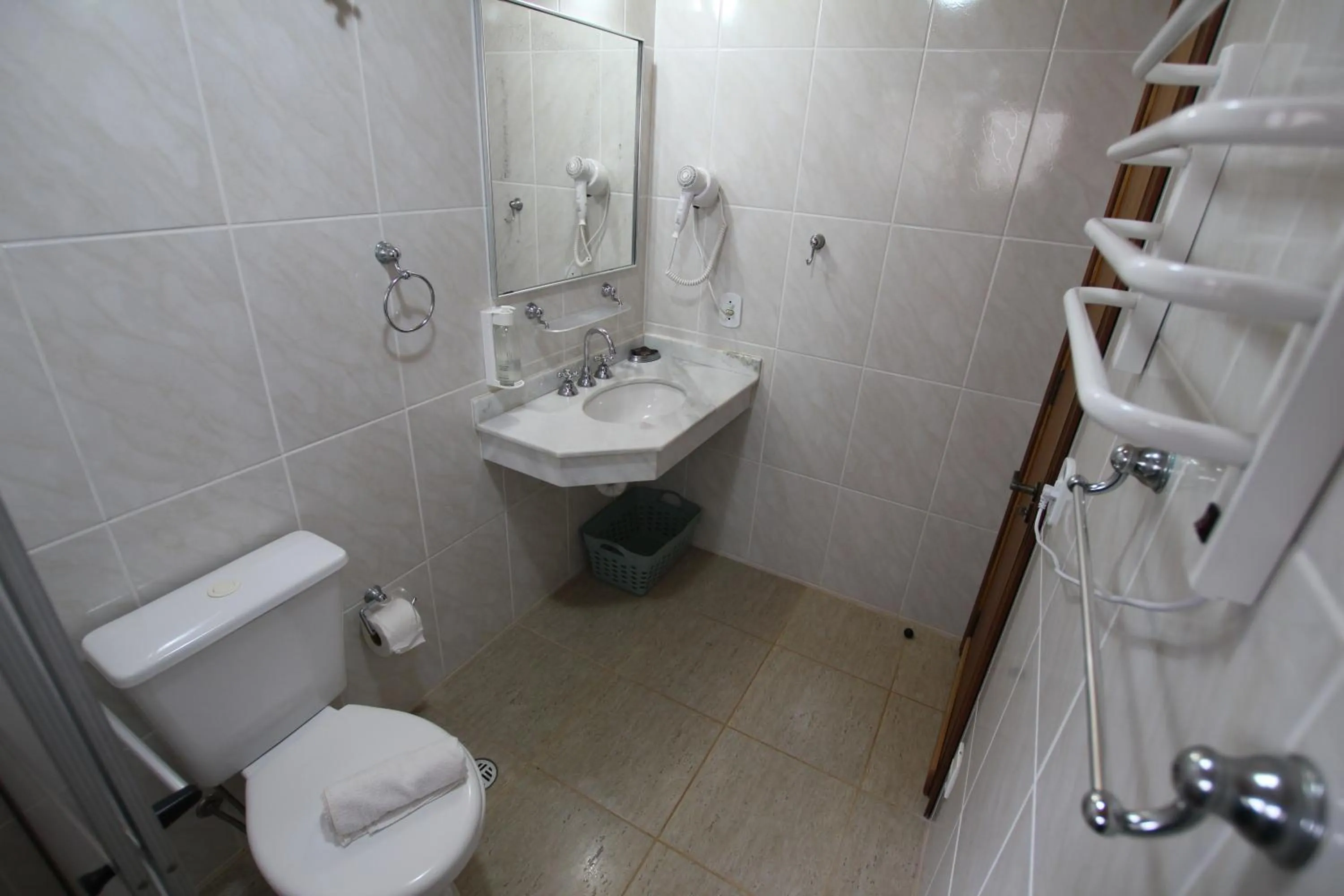 Toilet in Pousada Aguia da Montanha