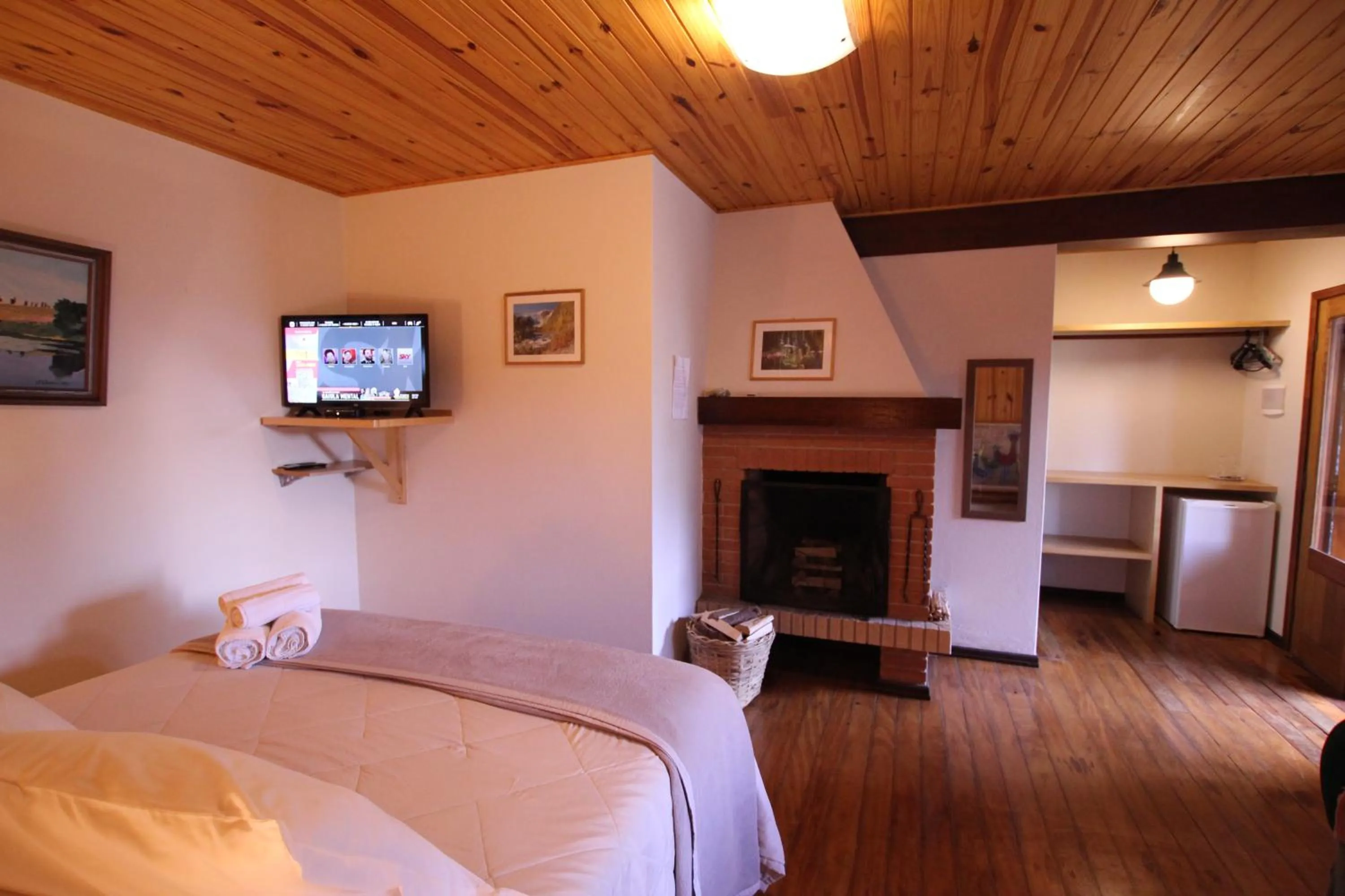 View (from property/room), Bed in Pousada Aguia da Montanha