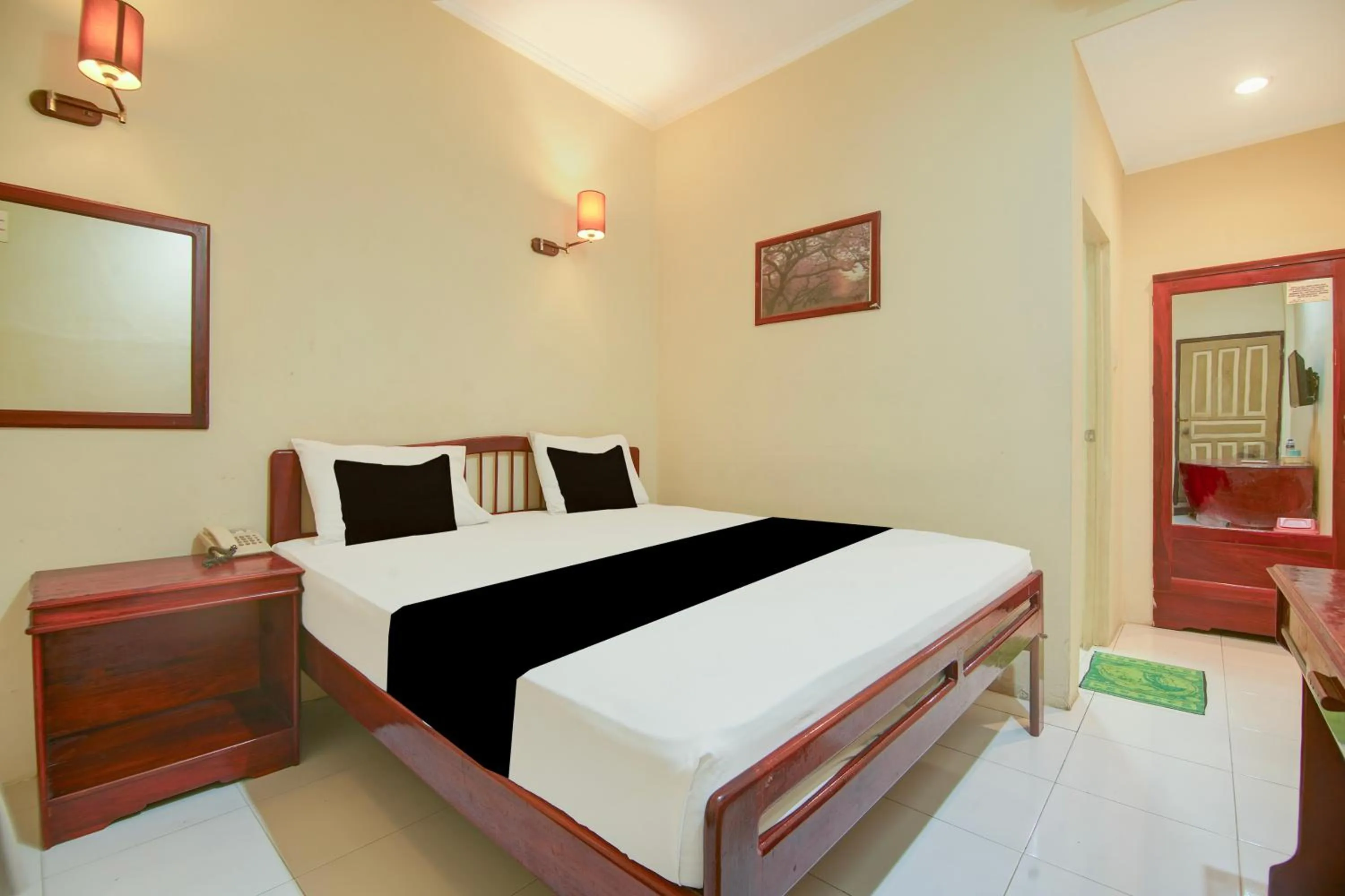 Bedroom, Bed in Hotel O Makassar near Pantai Losari formerly Hotel Tiara Sari