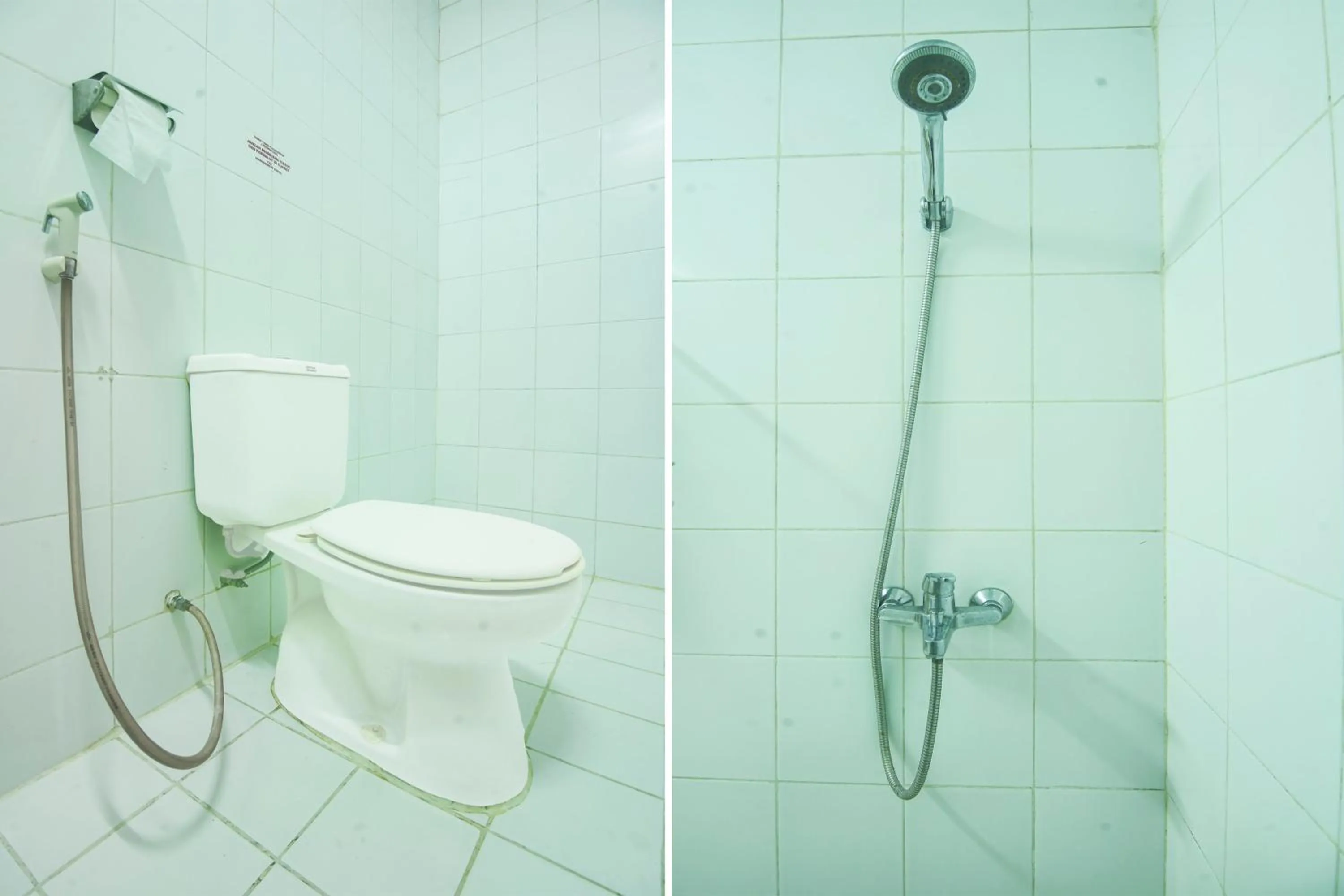 Bathroom in Hotel O Makassar near Pantai Losari formerly Hotel Tiara Sari