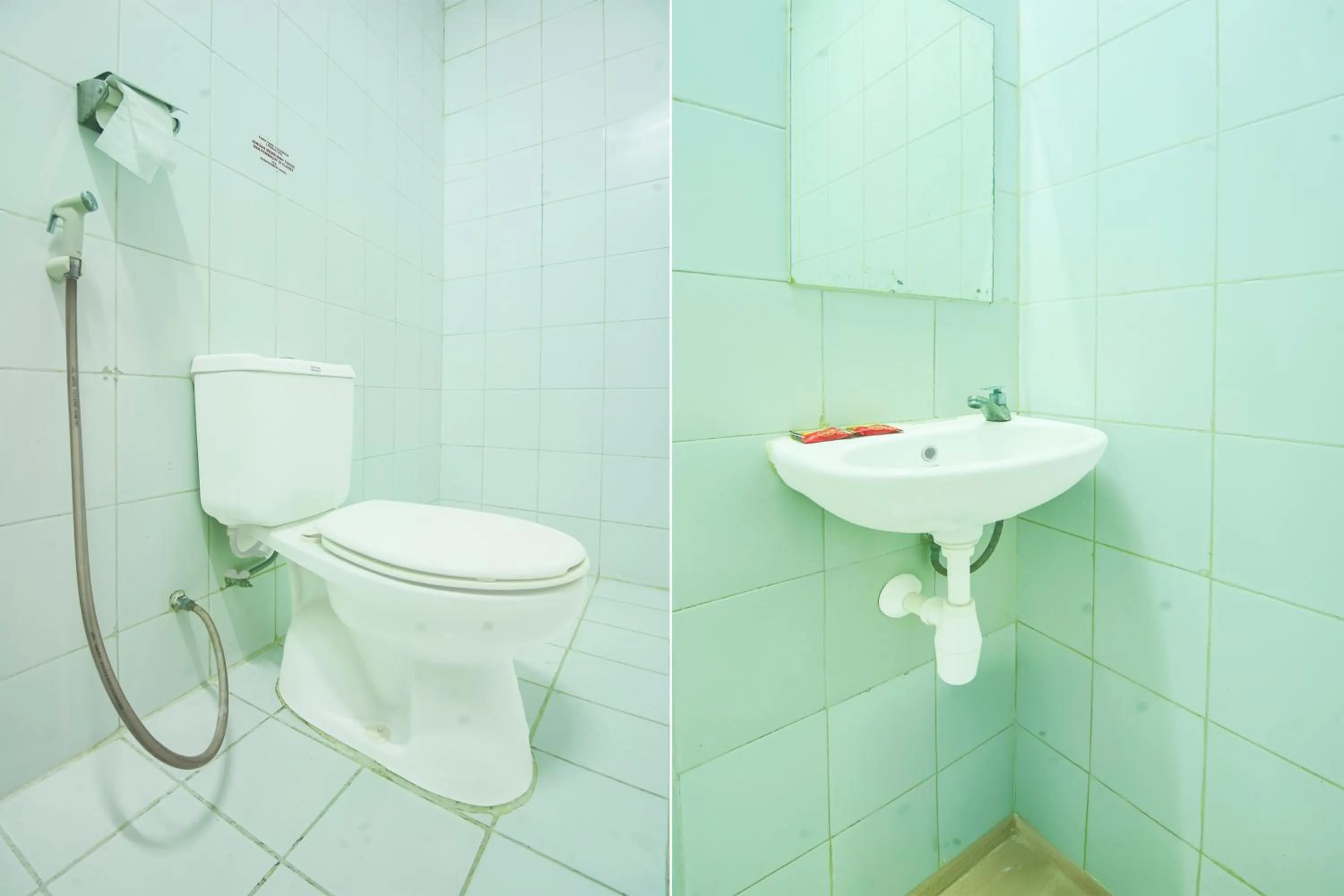 Bathroom in Hotel O Makassar near Pantai Losari formerly Hotel Tiara Sari