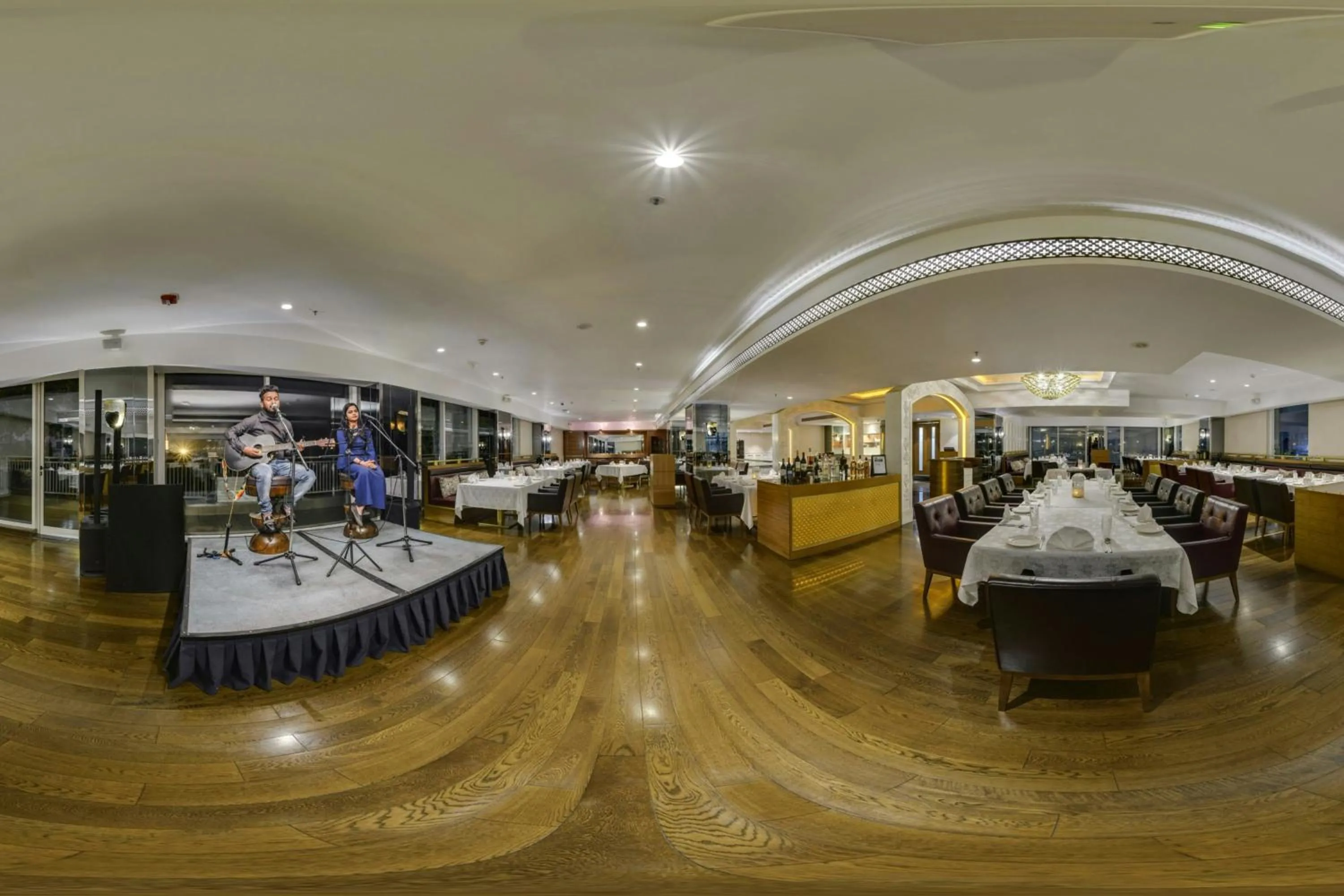 Restaurant/places to eat in Renaissance Lucknow Hotel, Gomti Nagar