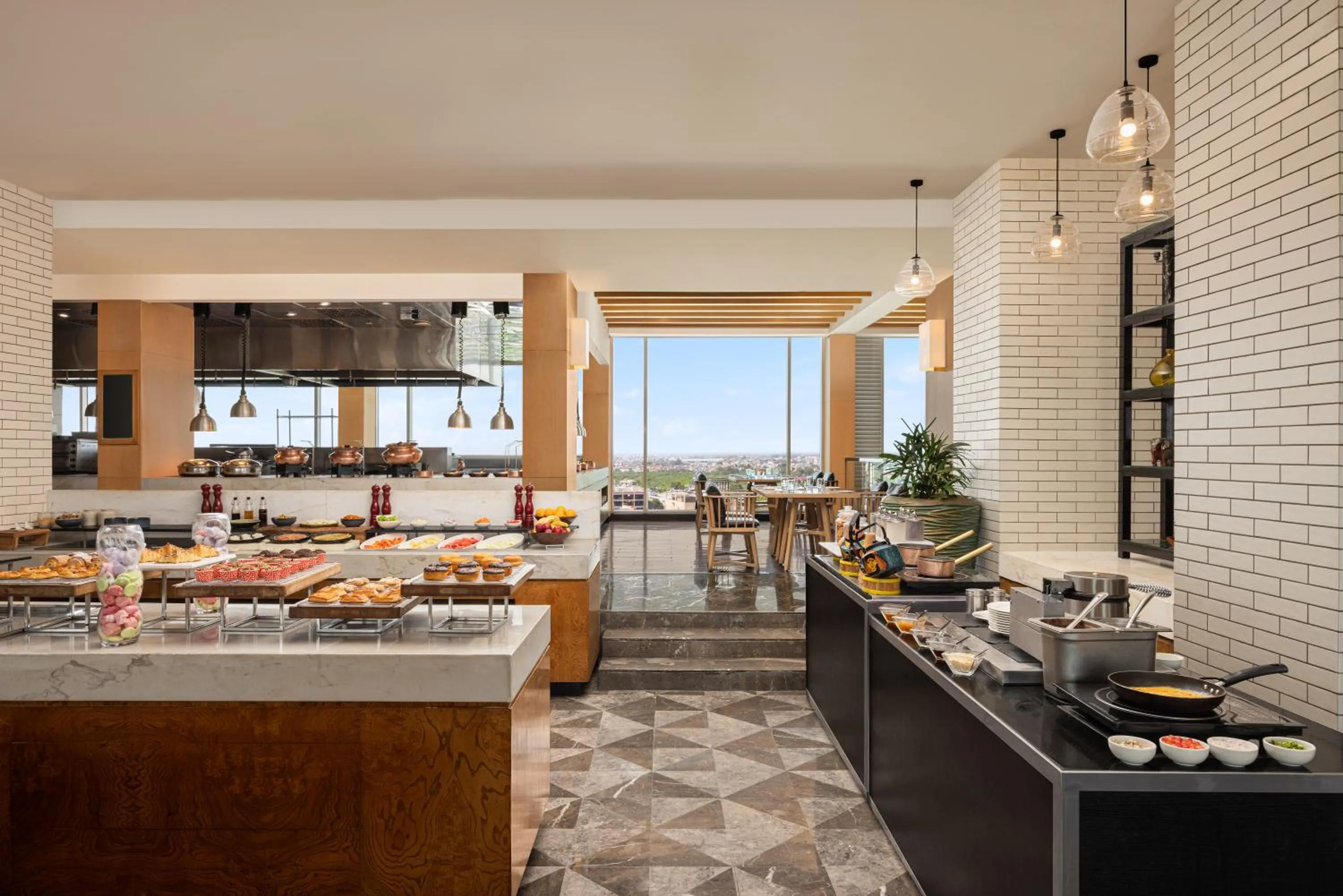 Restaurant/places to eat in Renaissance Lucknow Hotel, Gomti Nagar