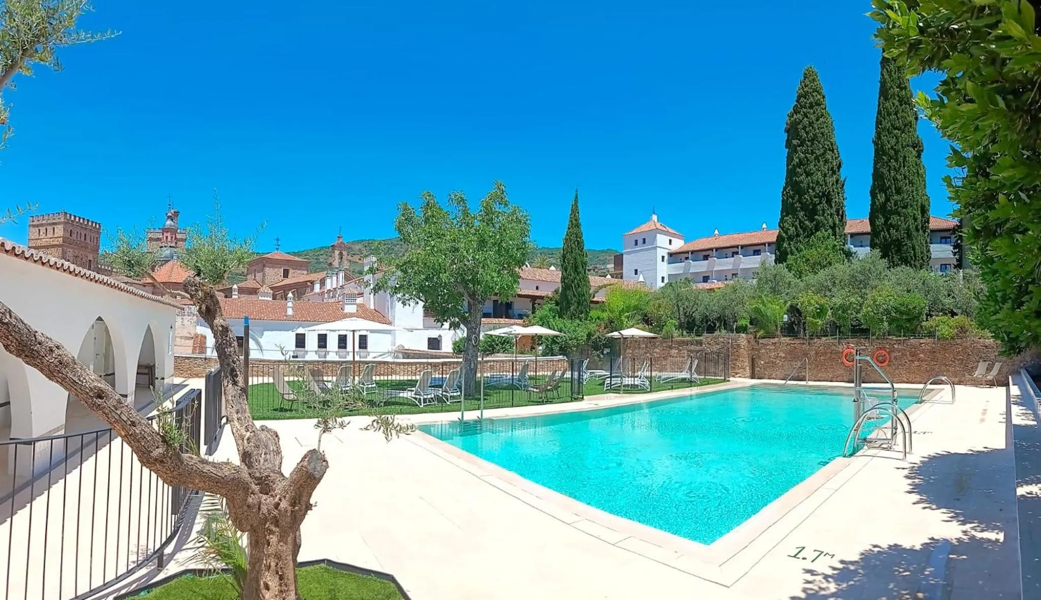 Swimming pool in Parador de Guadalupe