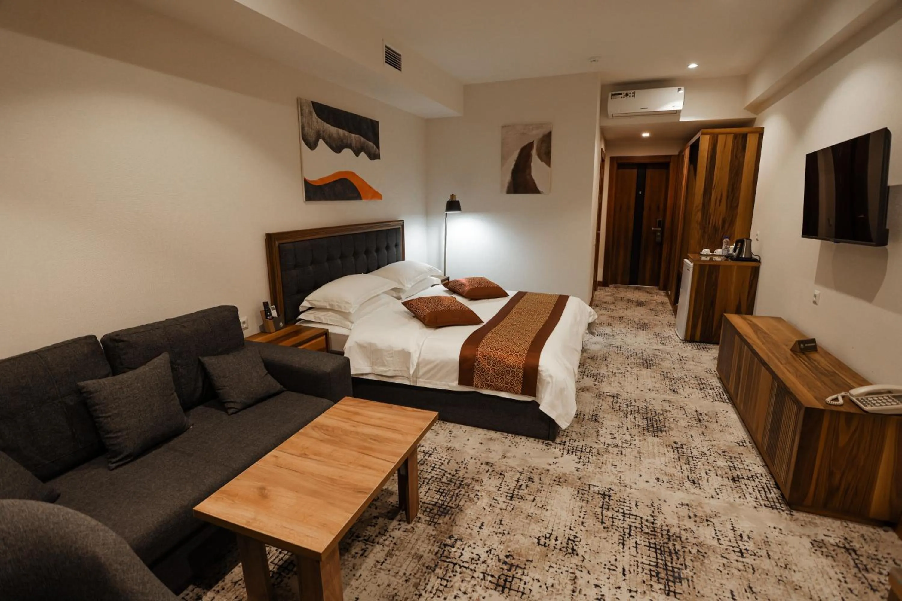 Bed in Bogishamol Hotel