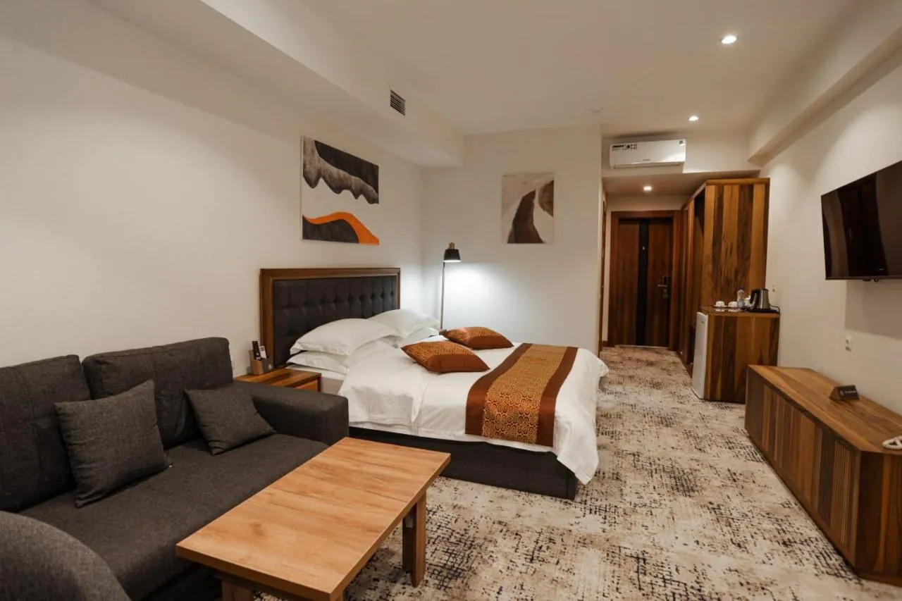 Bed in Bogishamol Hotel