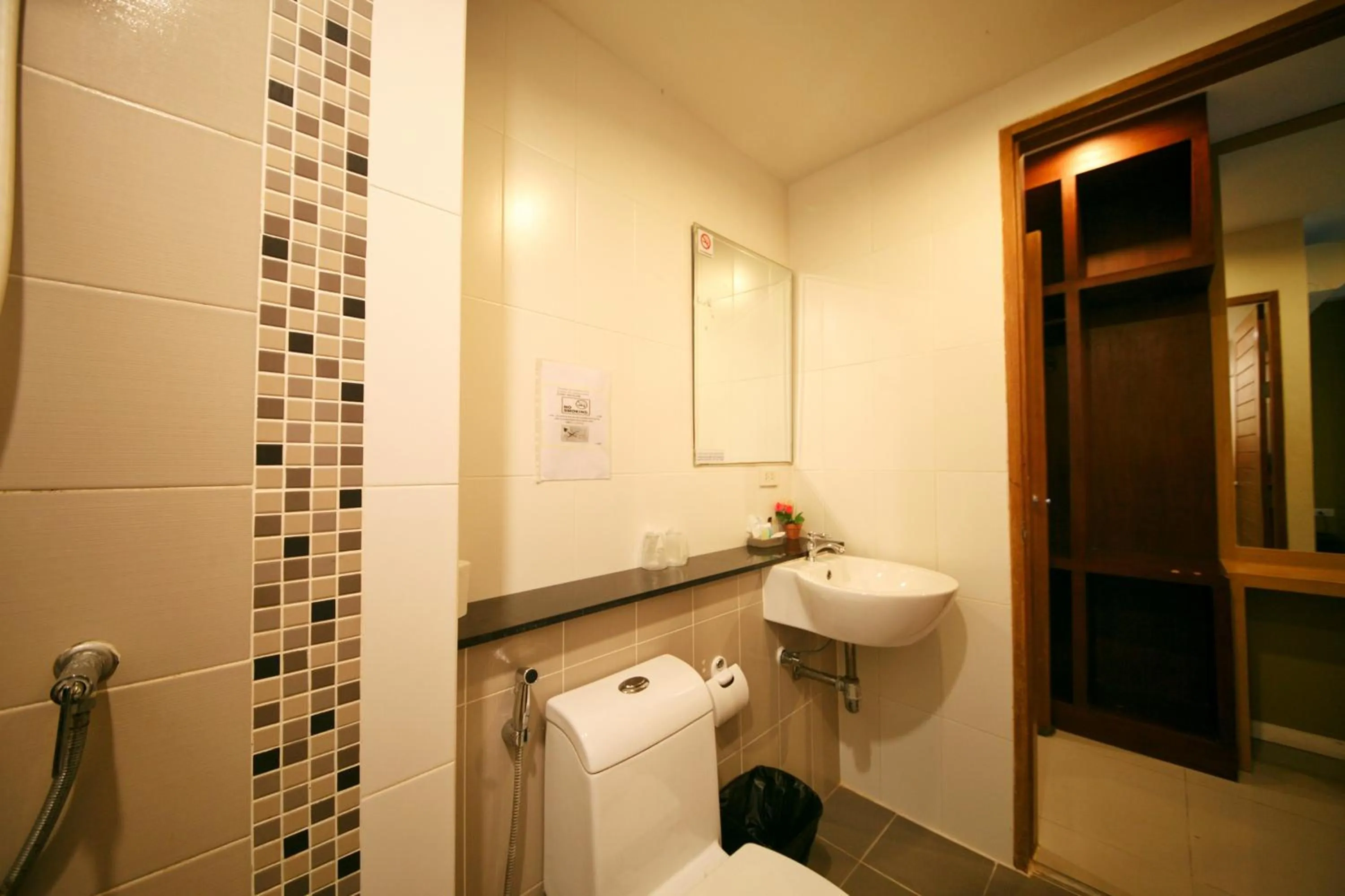 Bathroom in Tropical Sunset Hotel Patong