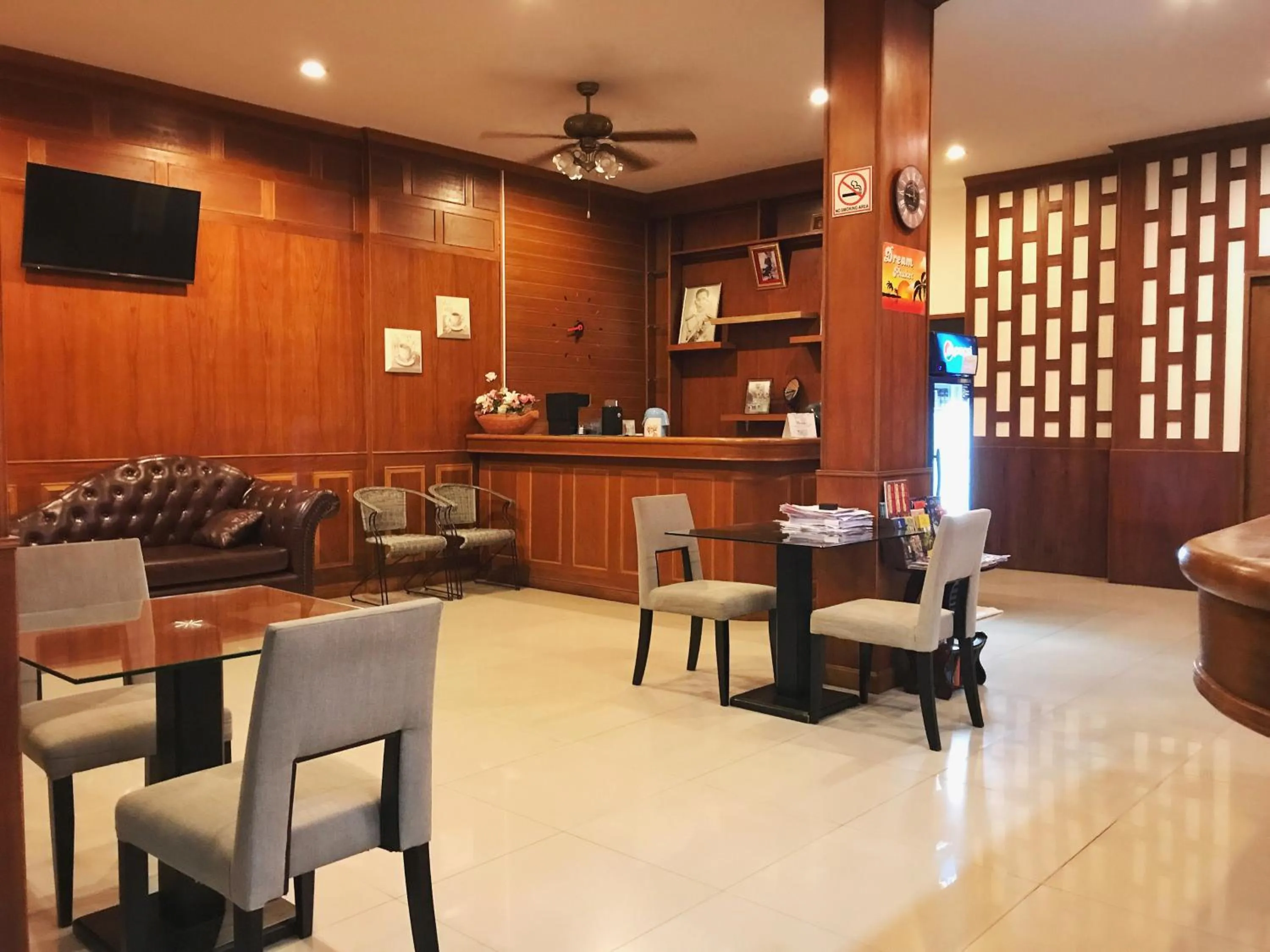 Lobby or reception, Restaurant/Places to Eat in Tropical Sunset Hotel Patong