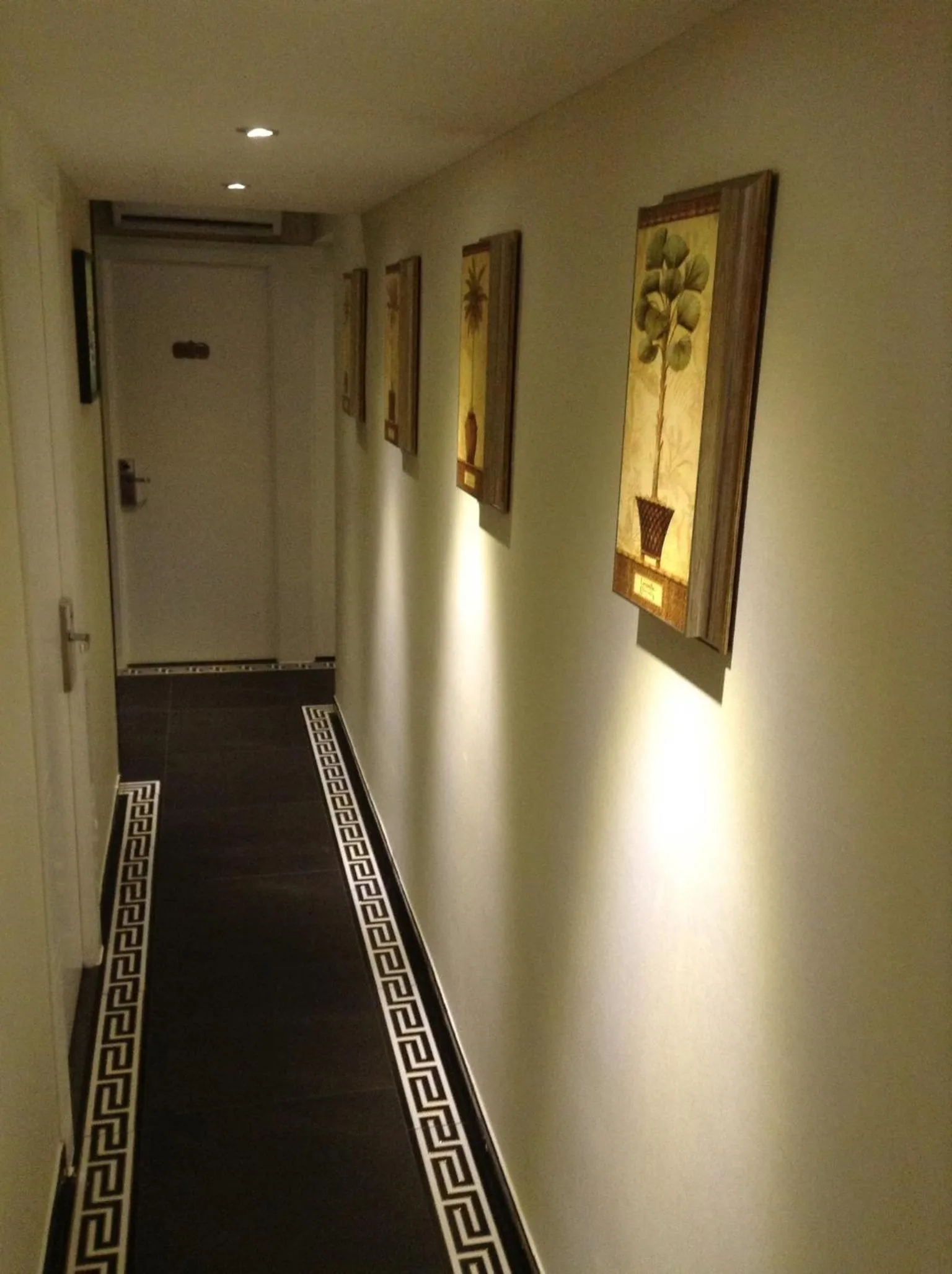 Decorative detail in Seasons Hotel