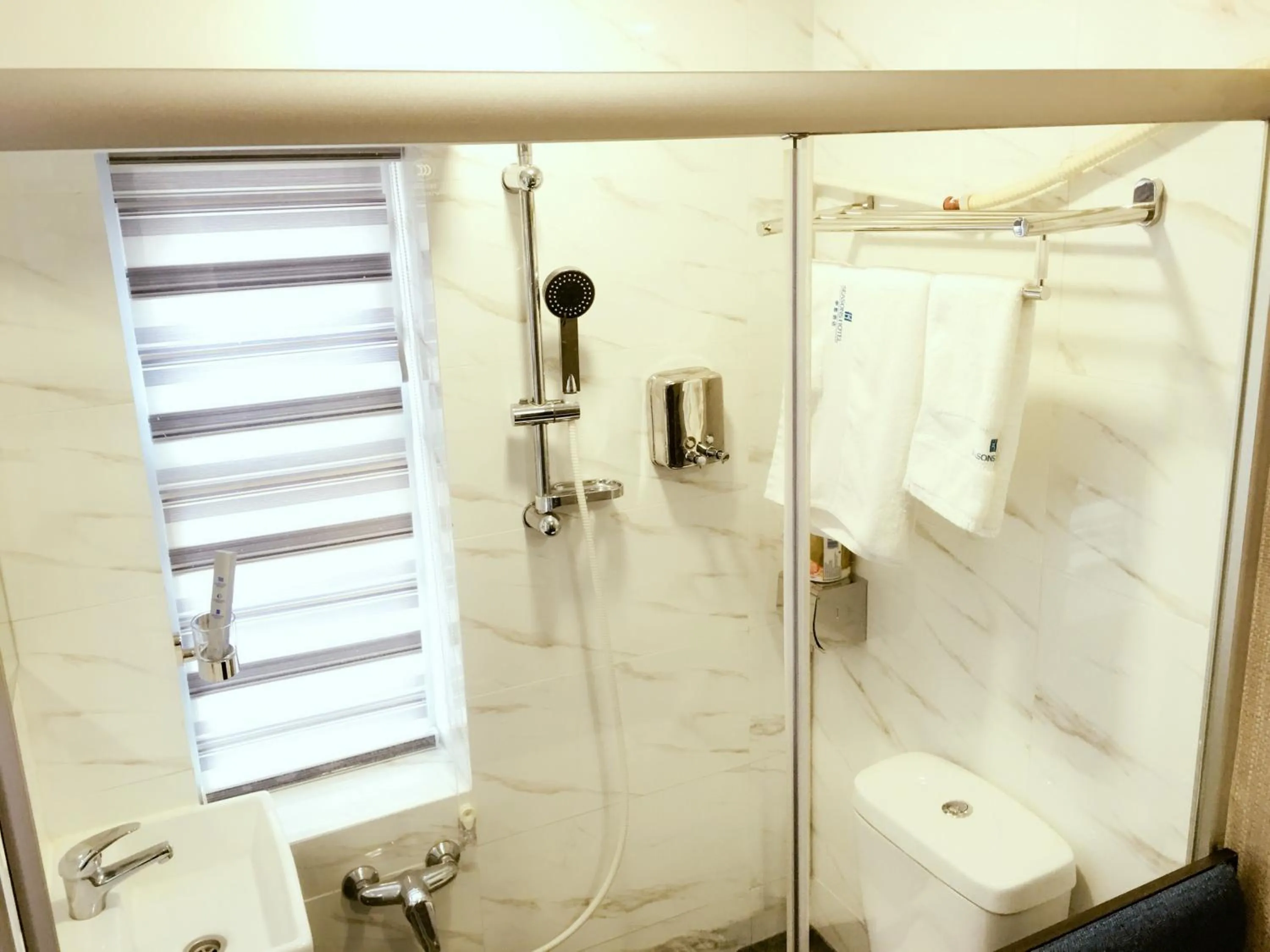 Bathroom in Seasons Hotel