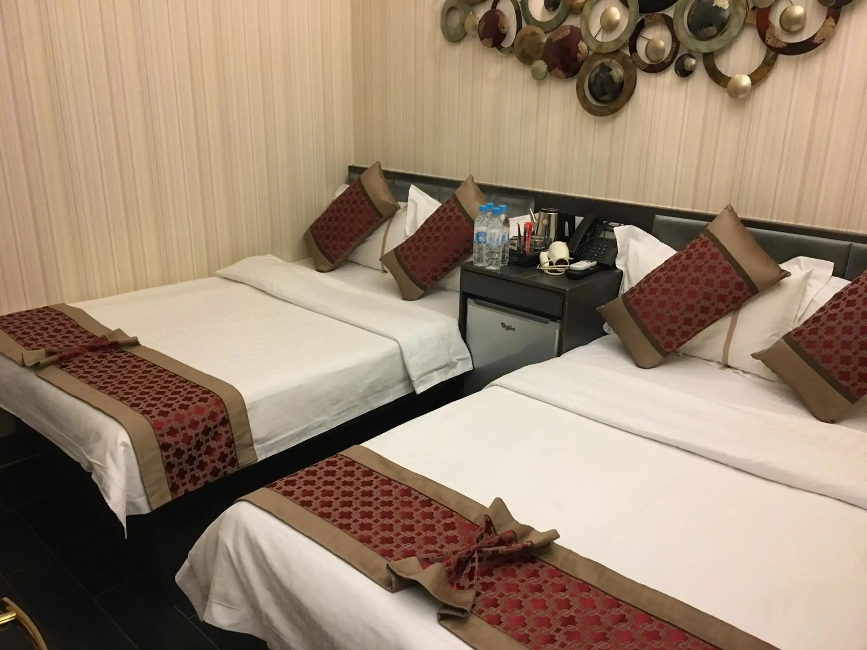 Quadruple Room in Seasons Hotel Quadruple Room in Seasons Hotel